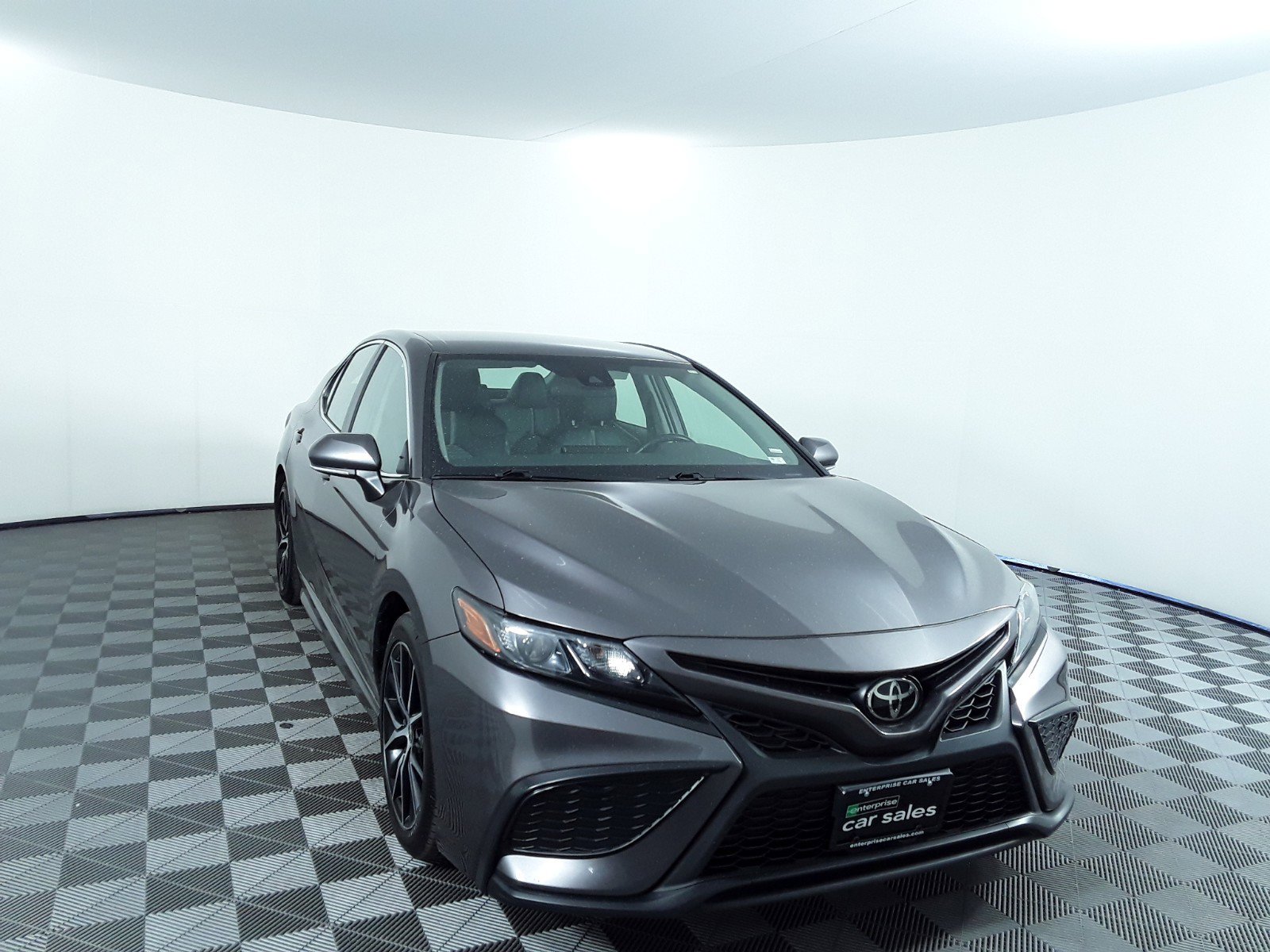 2022 Toyota Camry SE Auto