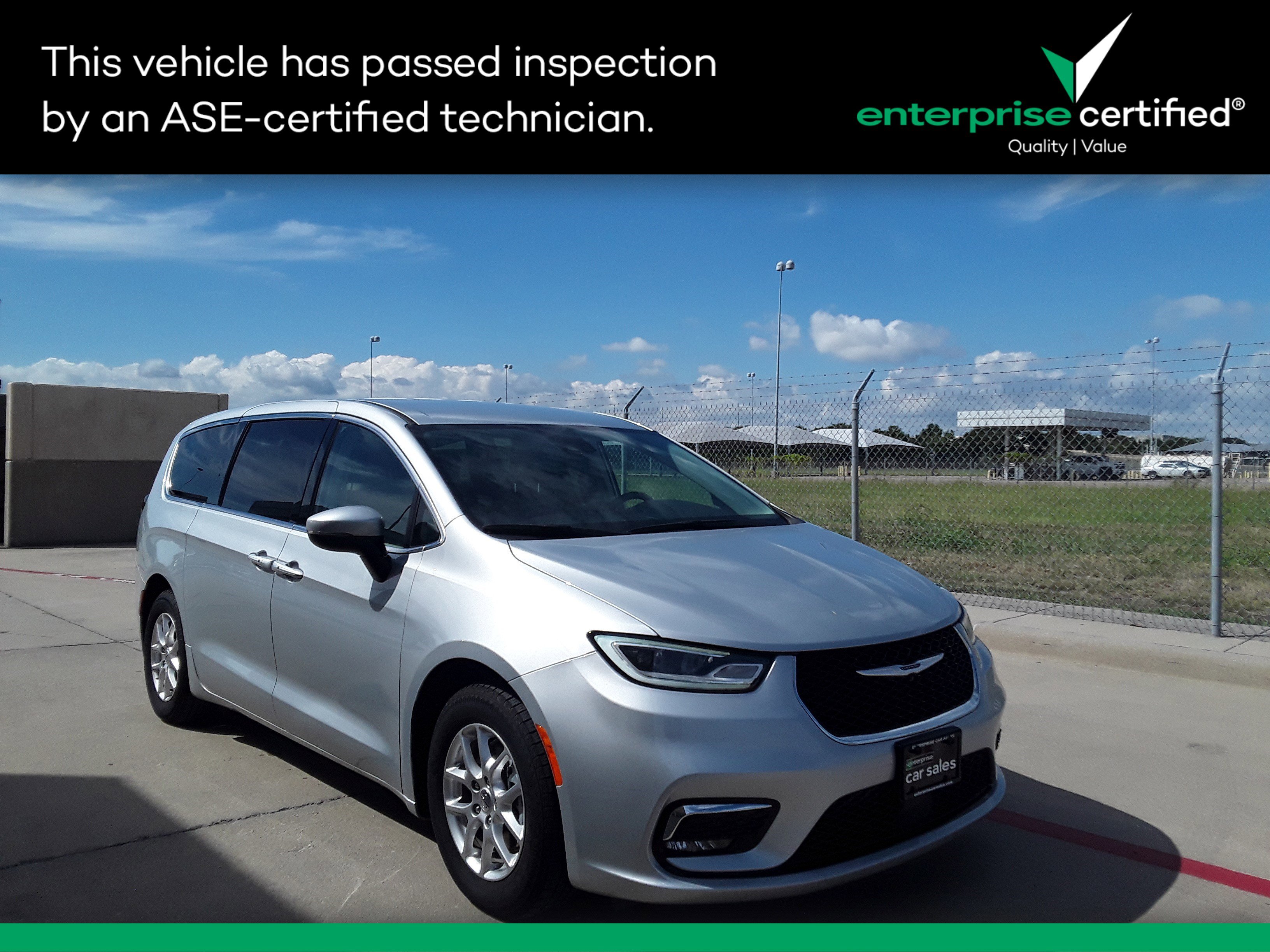 Used 2023 Chrysler Pacifica Touring L FWD