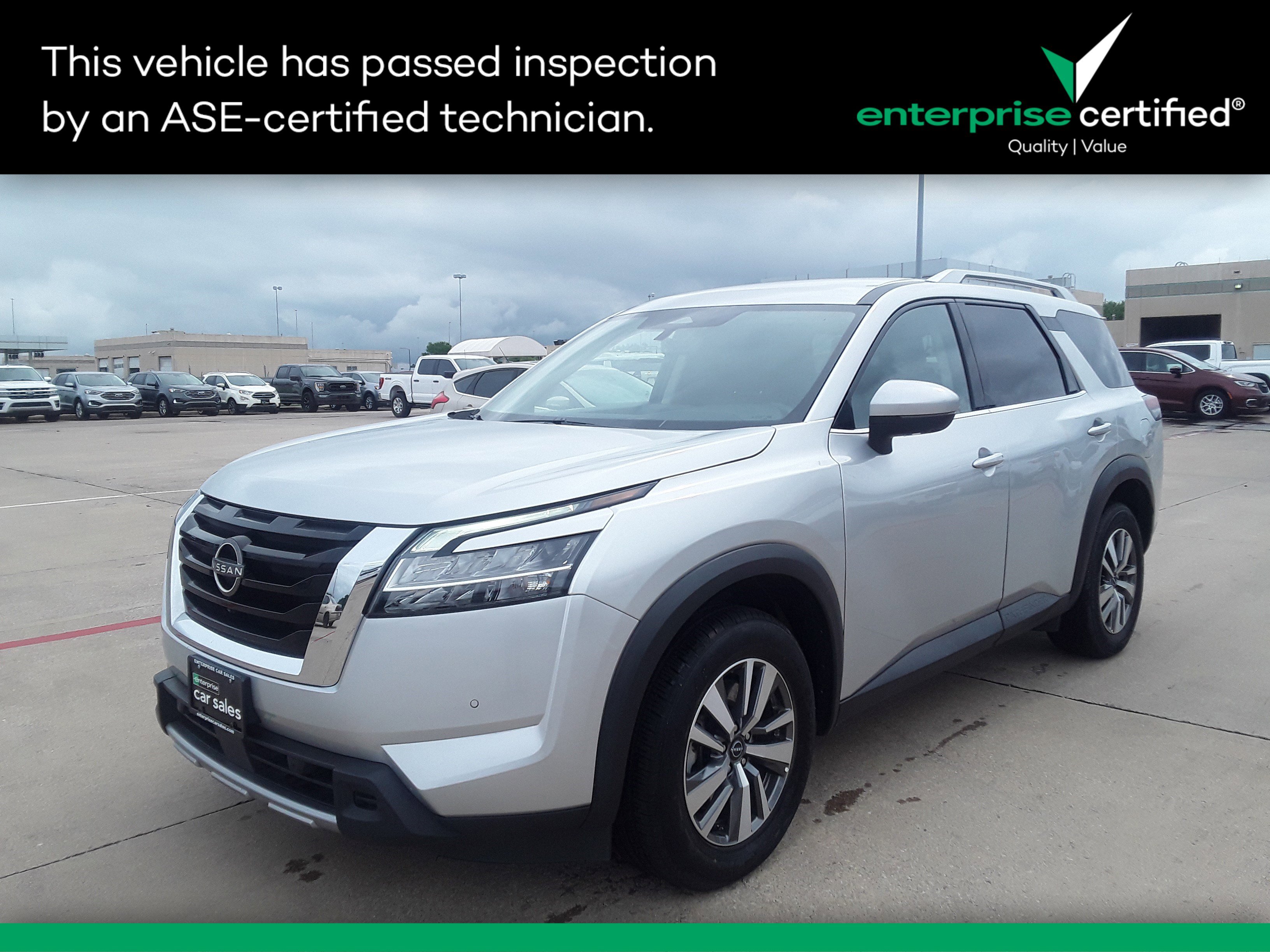 2023 Nissan Pathfinder SL 2WD