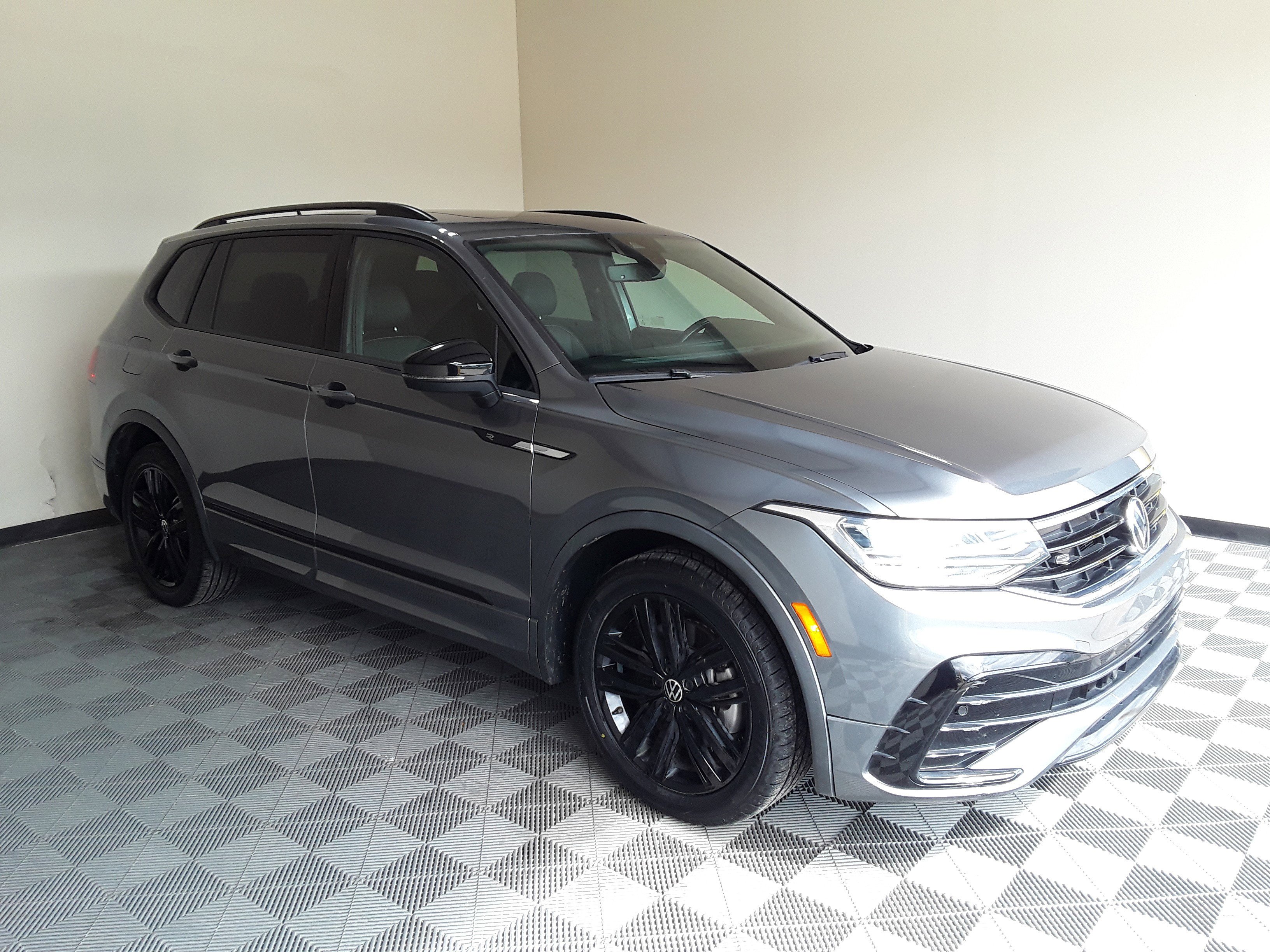2022 Volkswagen Tiguan 2.0T SE R-Line Black FWD