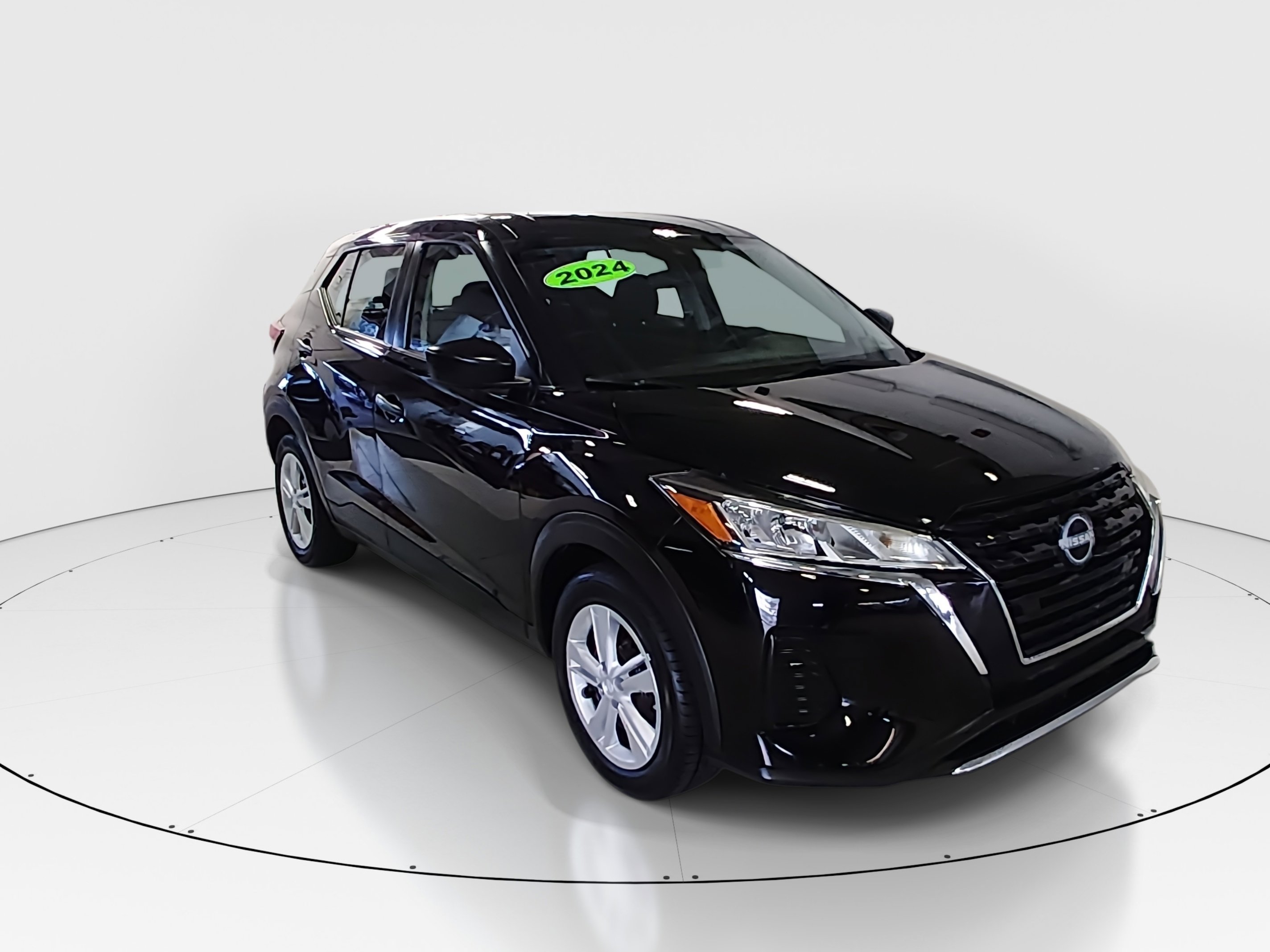 2024 Nissan Kicks S's photo