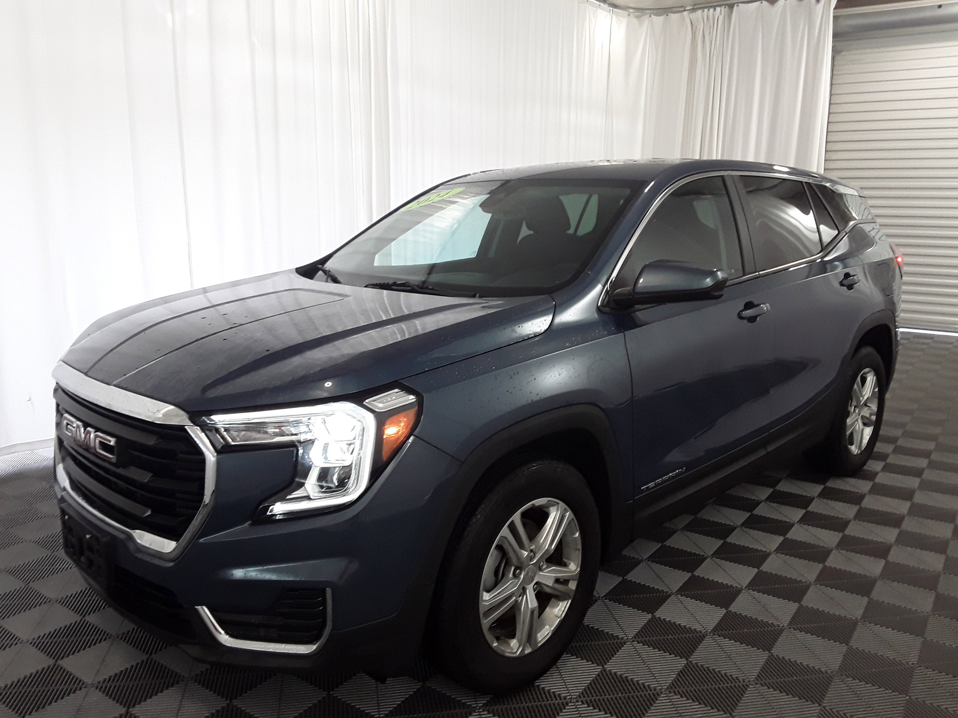 2024 GMC Terrain FWD 4dr SLE