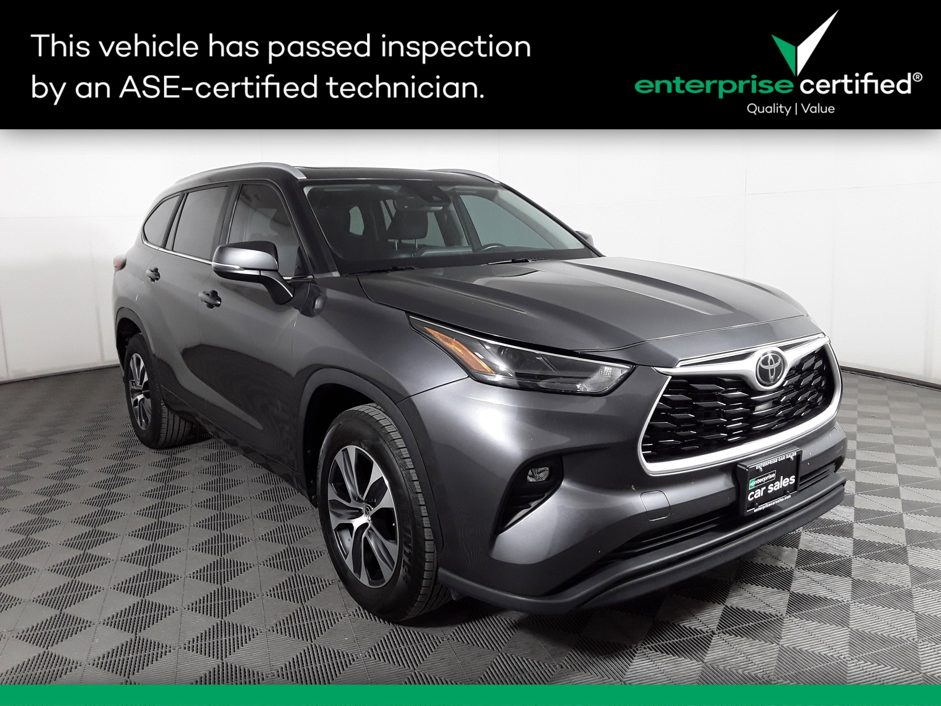 2023 Toyota Highlander XLE FWD