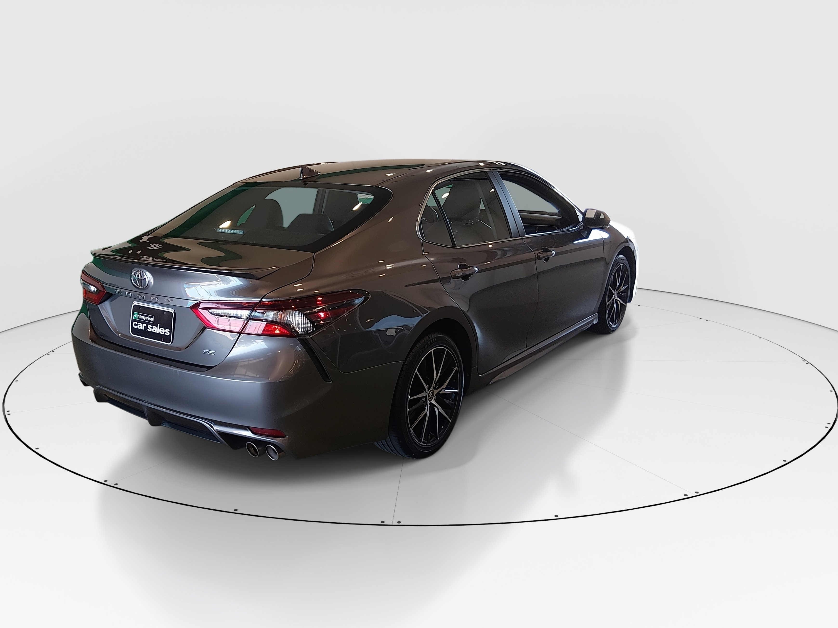 2024 Toyota Camry SE - Photo 7