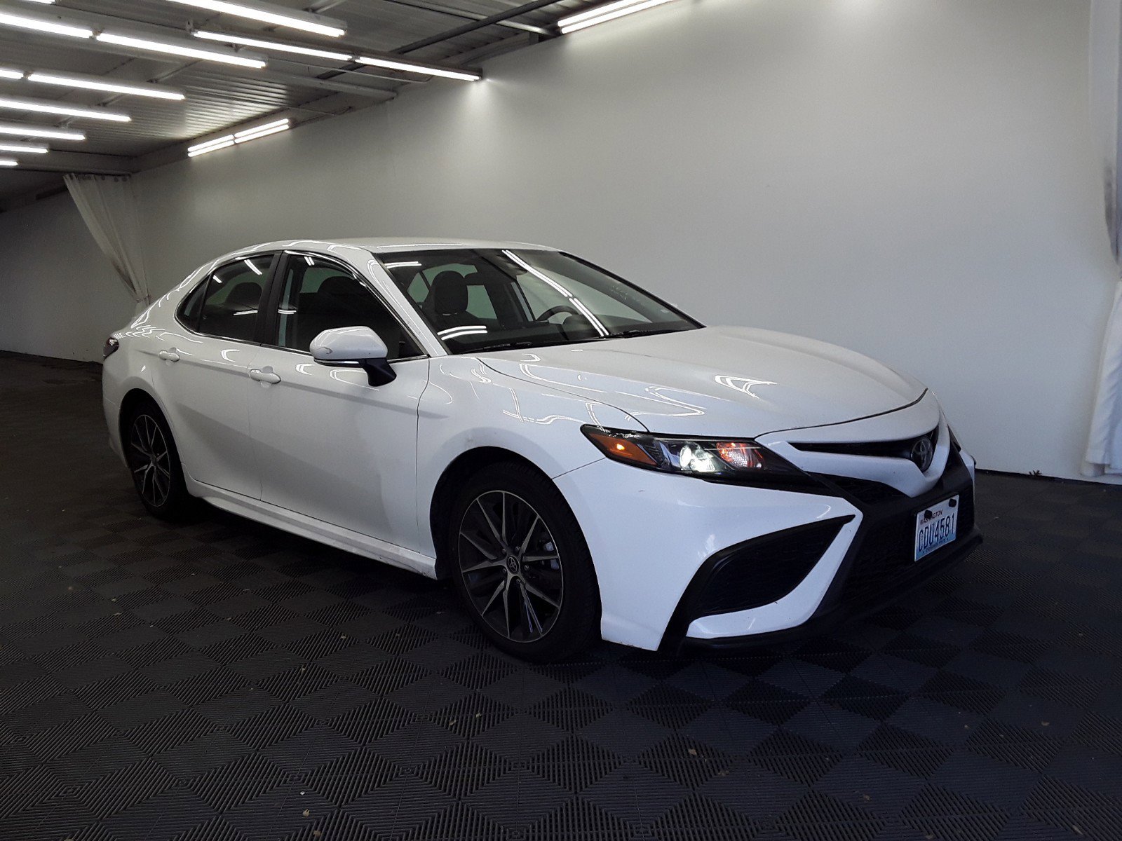 2022 Toyota Camry SE Auto