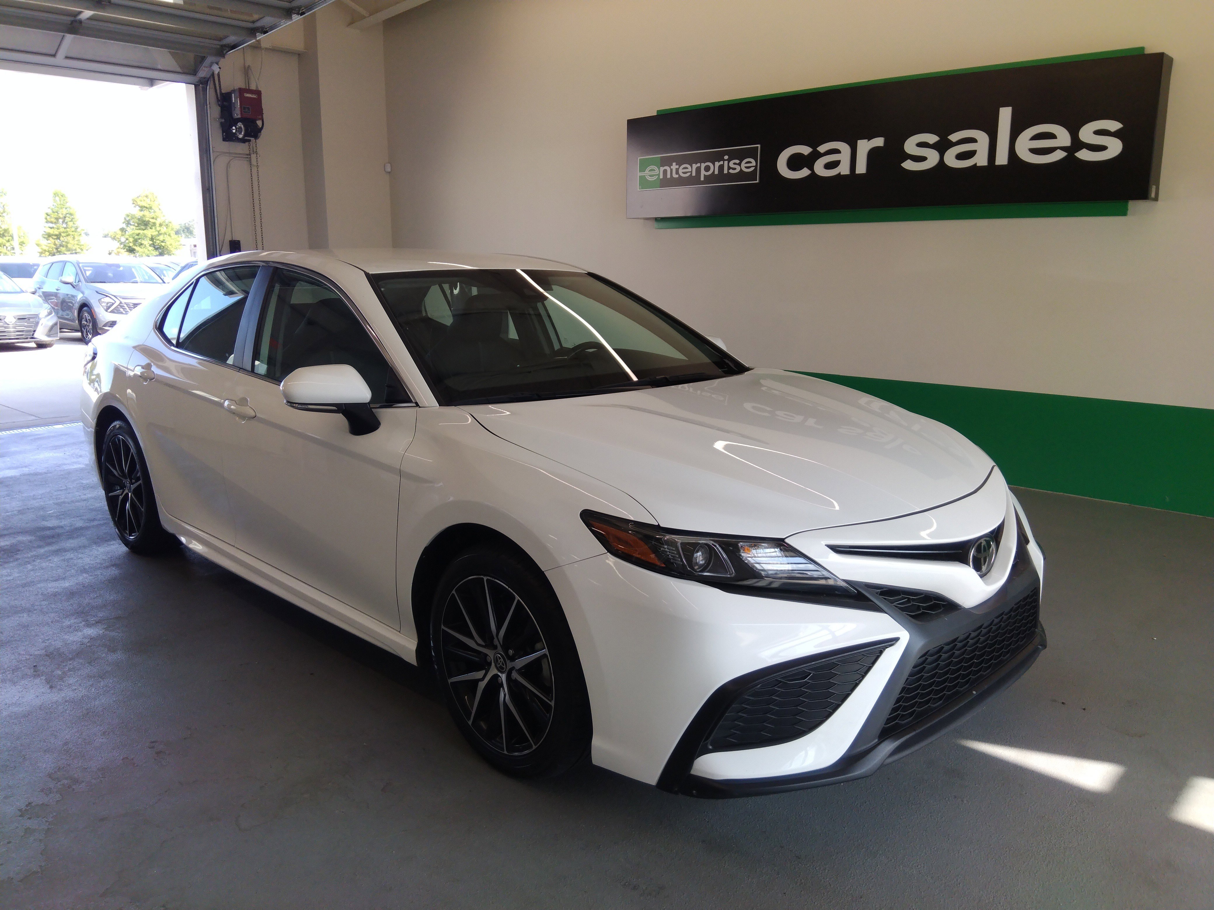 2022 Toyota Camry SE Auto