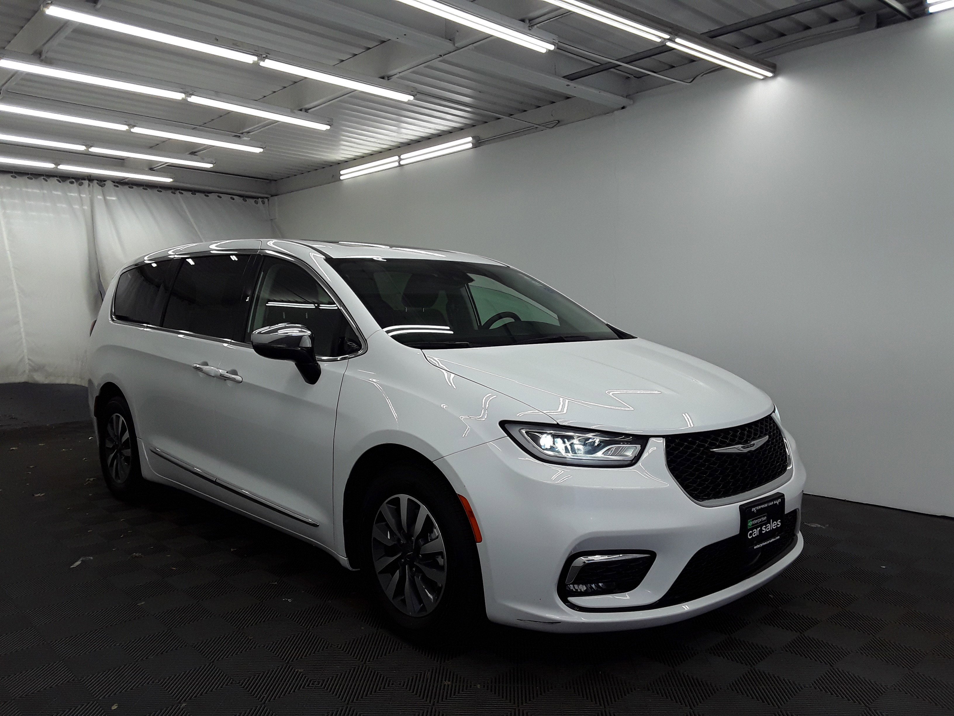 2023 Chrysler Pacifica Hybrid Limited FWD