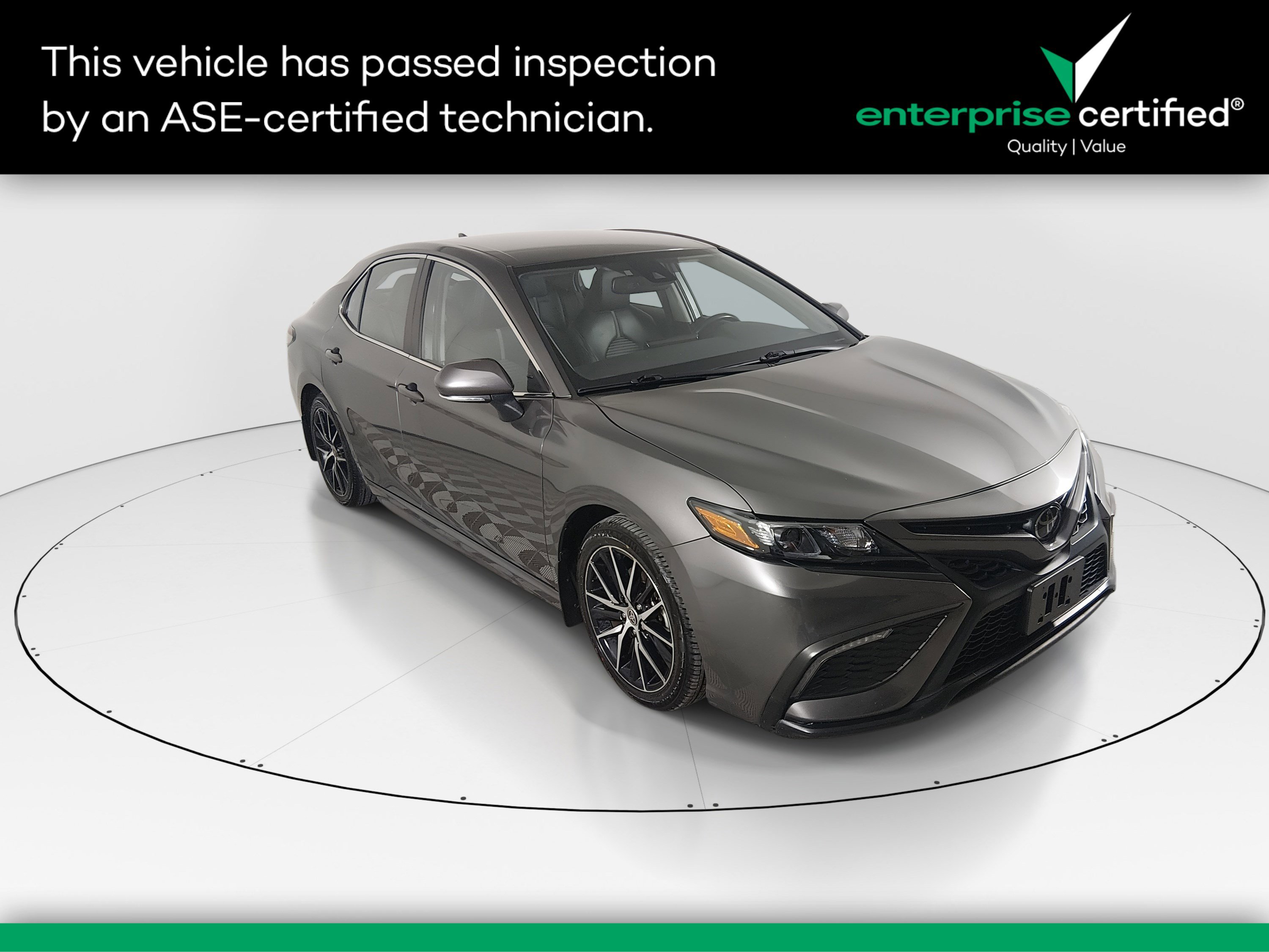 2023 Toyota Camry SE's photo