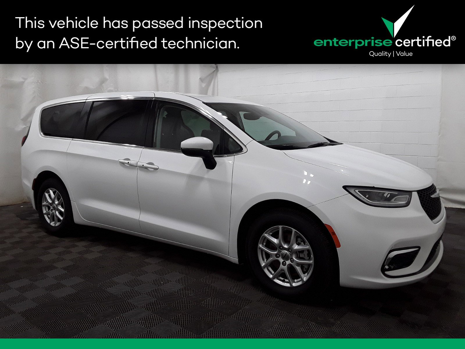 Used 2023 Chrysler Pacifica Touring L FWD