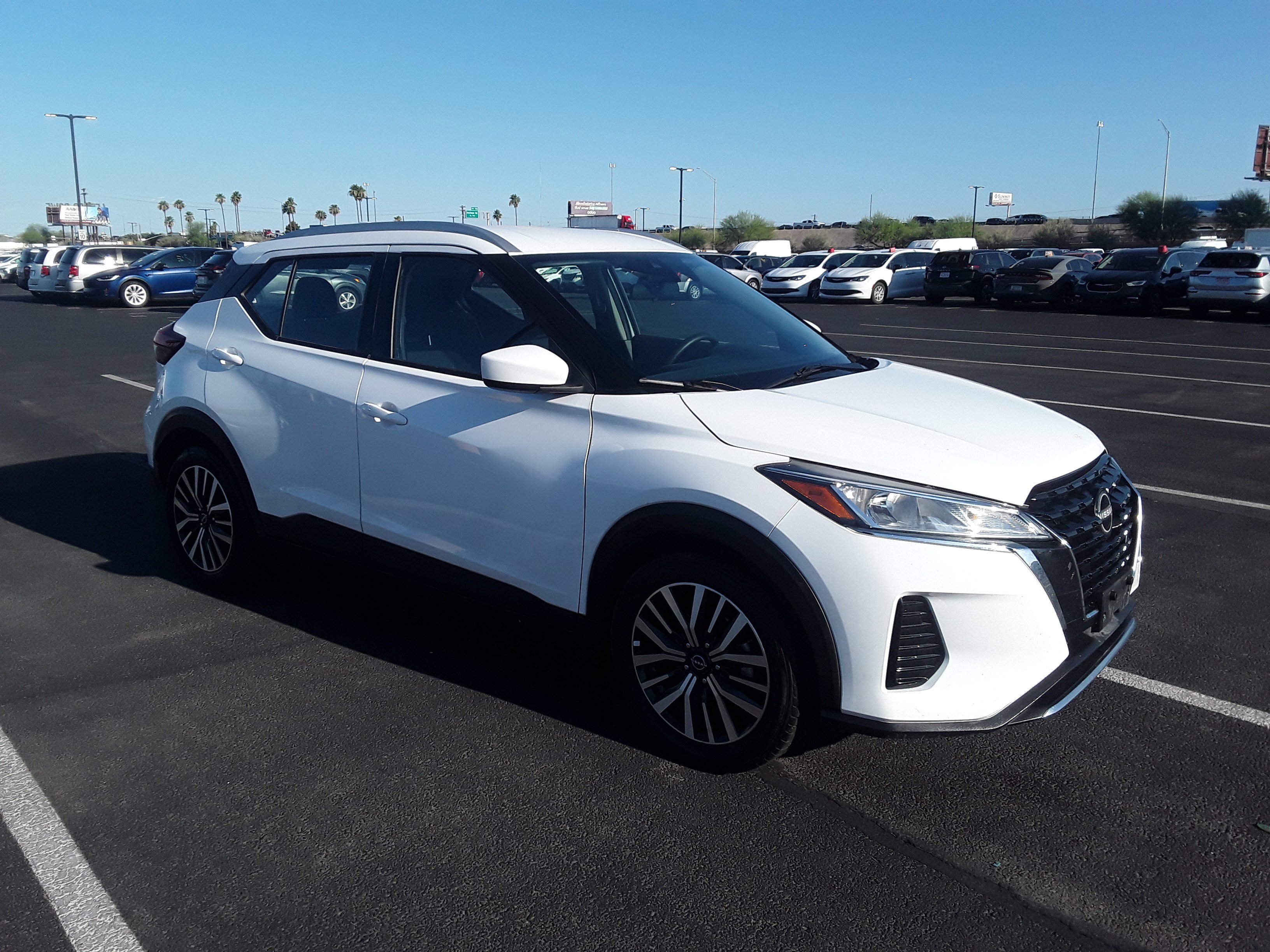 2022 Nissan Kicks SV FWD