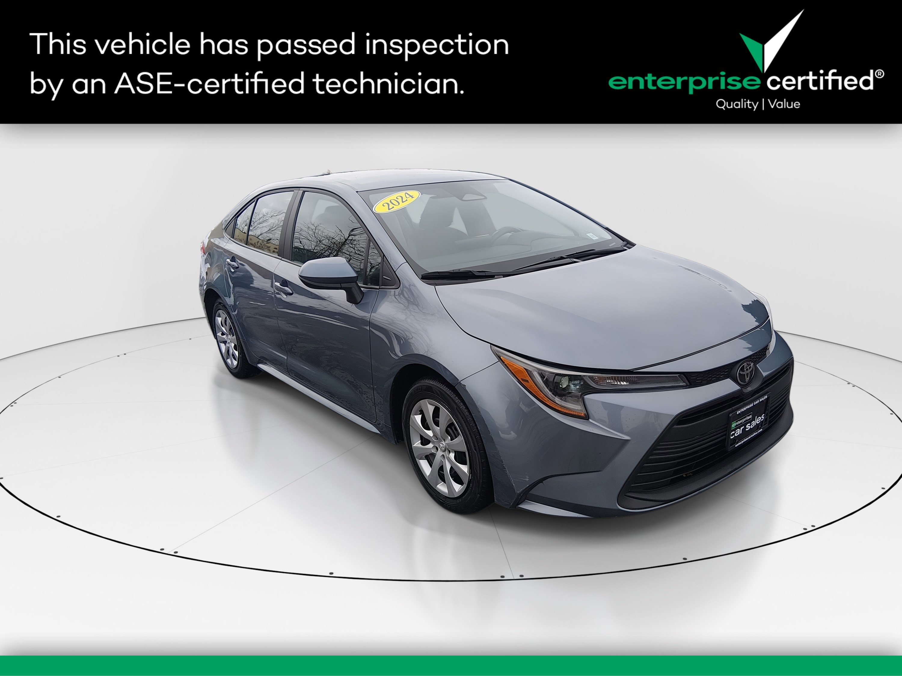 2024 Toyota Corolla LE's photo