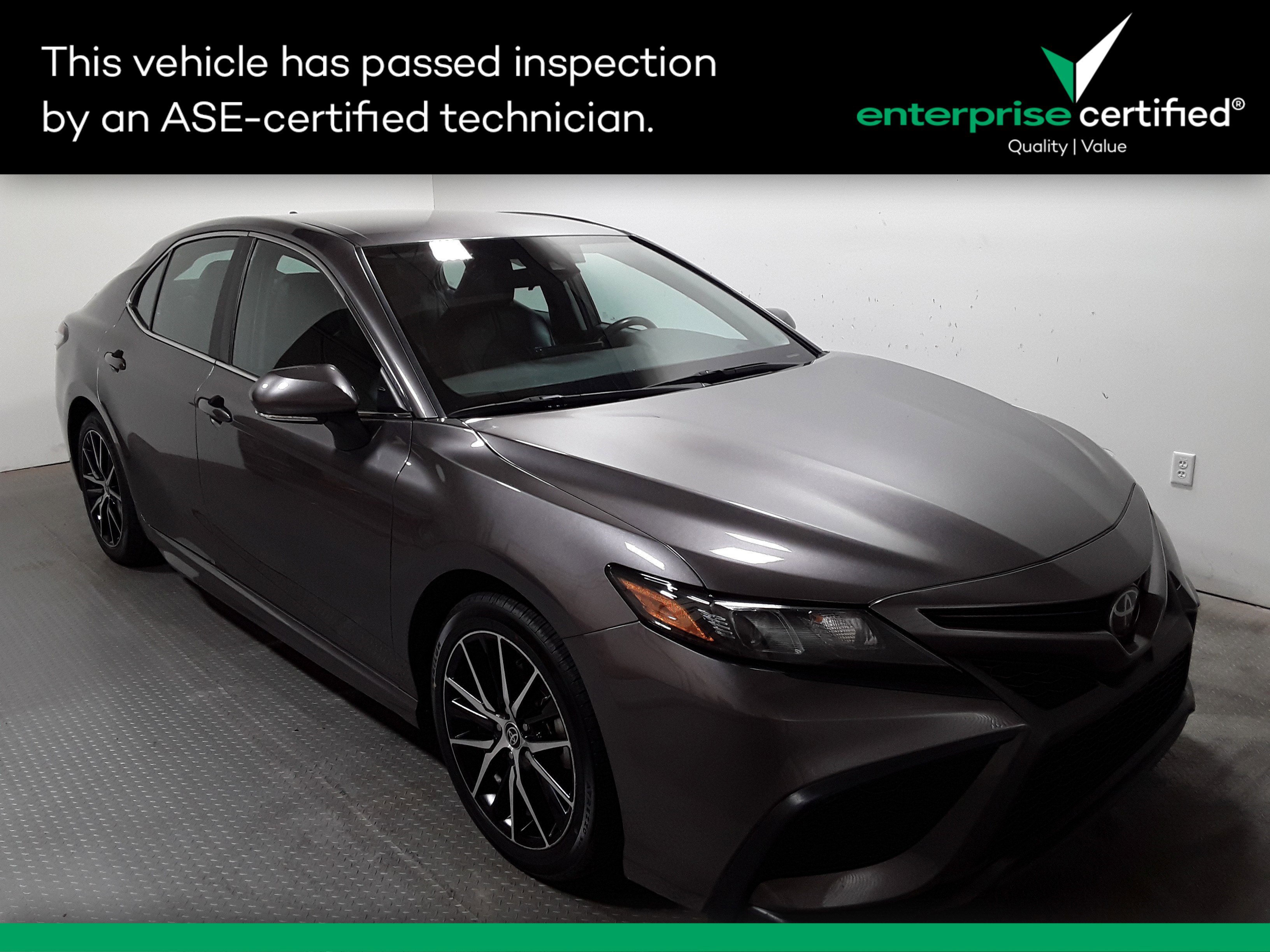Used 2023 Toyota Camry SE Auto