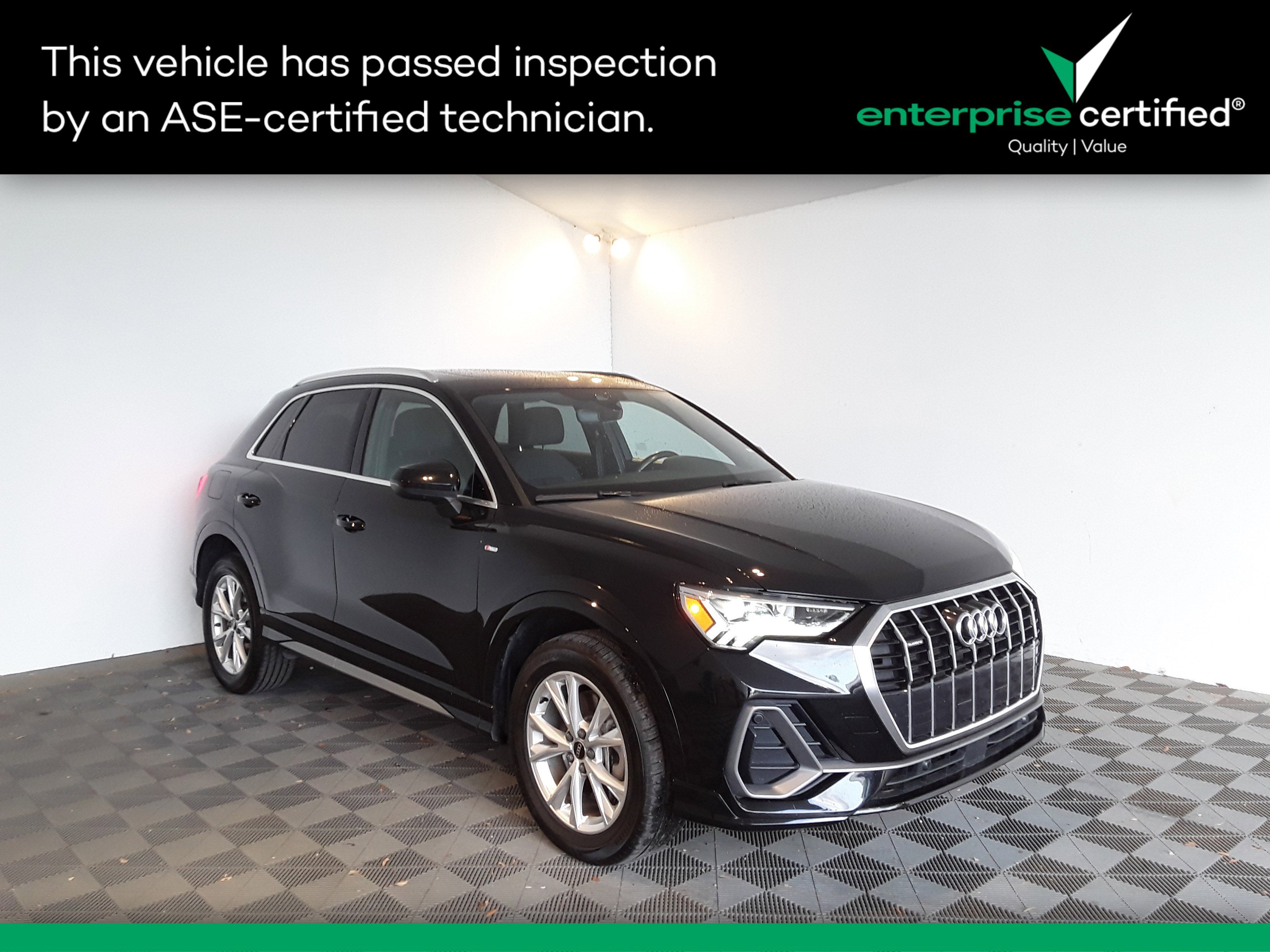 2023 Audi Q3 S line Premium 45 TFSI quattro