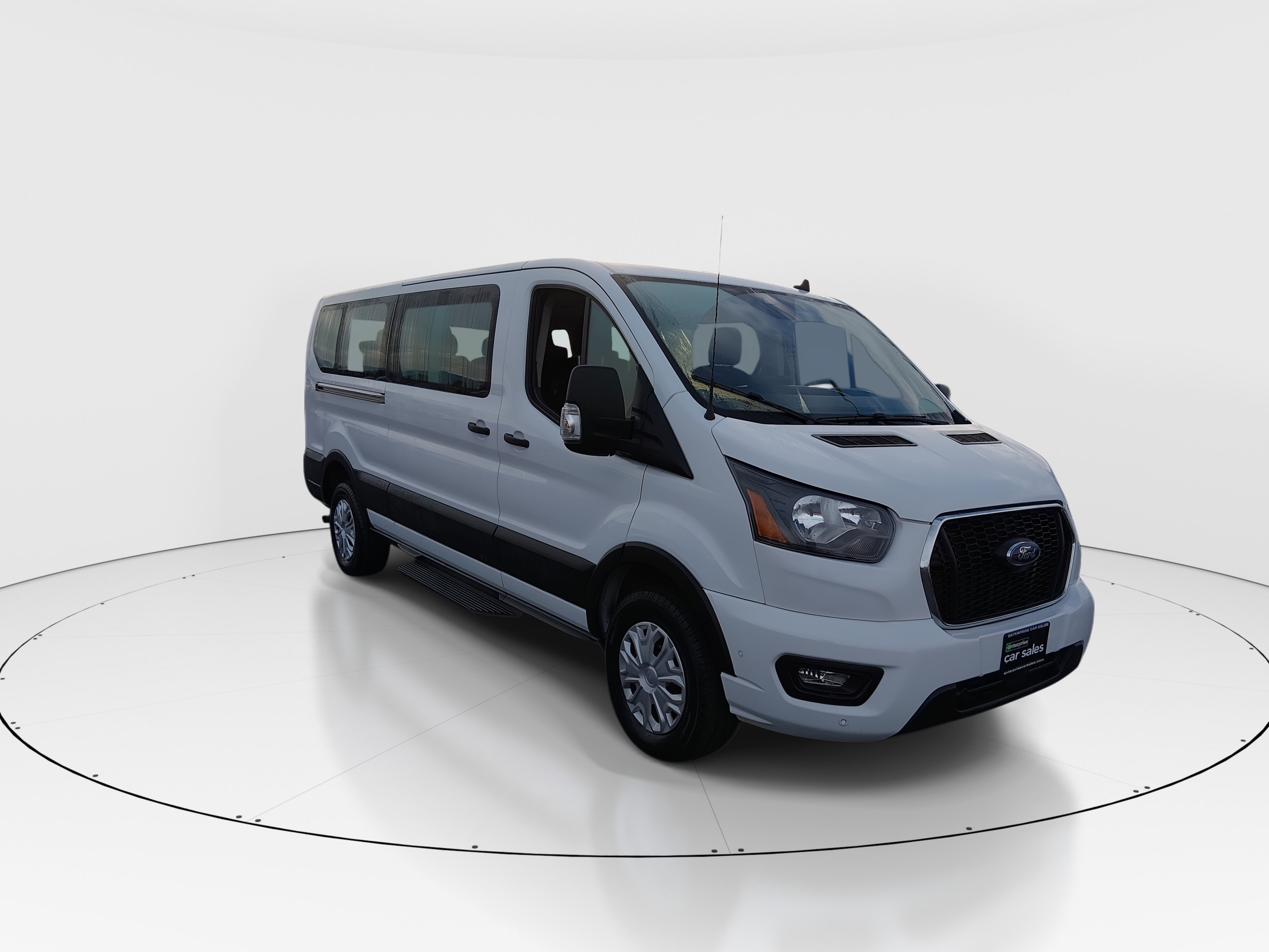 2023 Ford Transit Passenger Van's photo