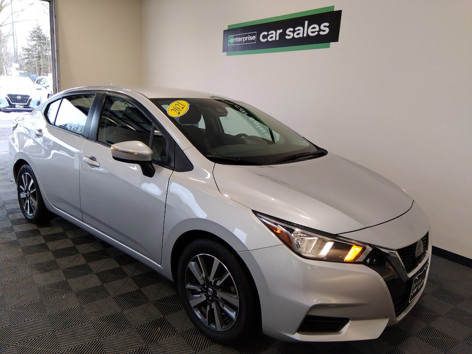 2021 Nissan Versa SV CVT