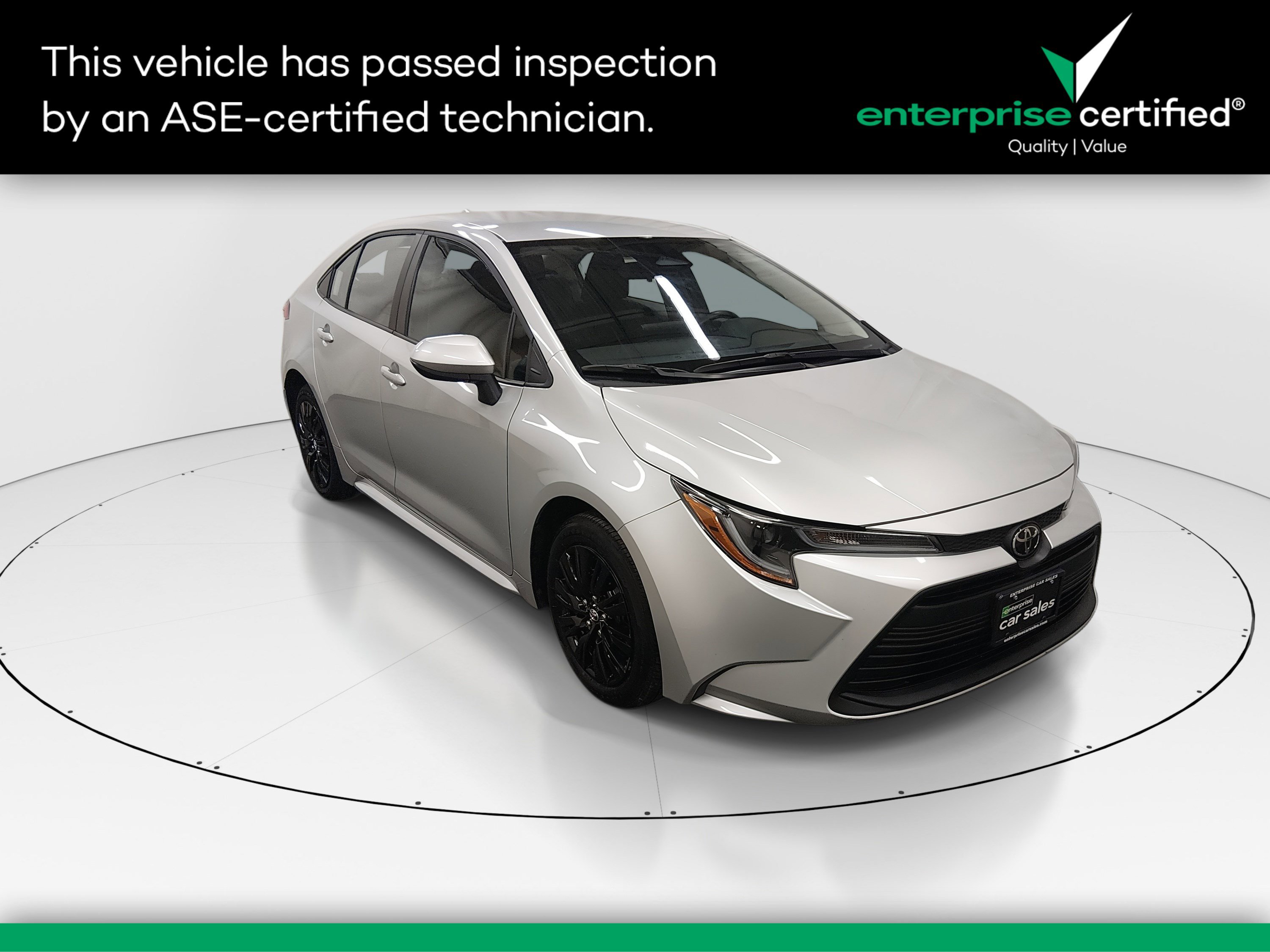 2025 Toyota Corolla LE's photo