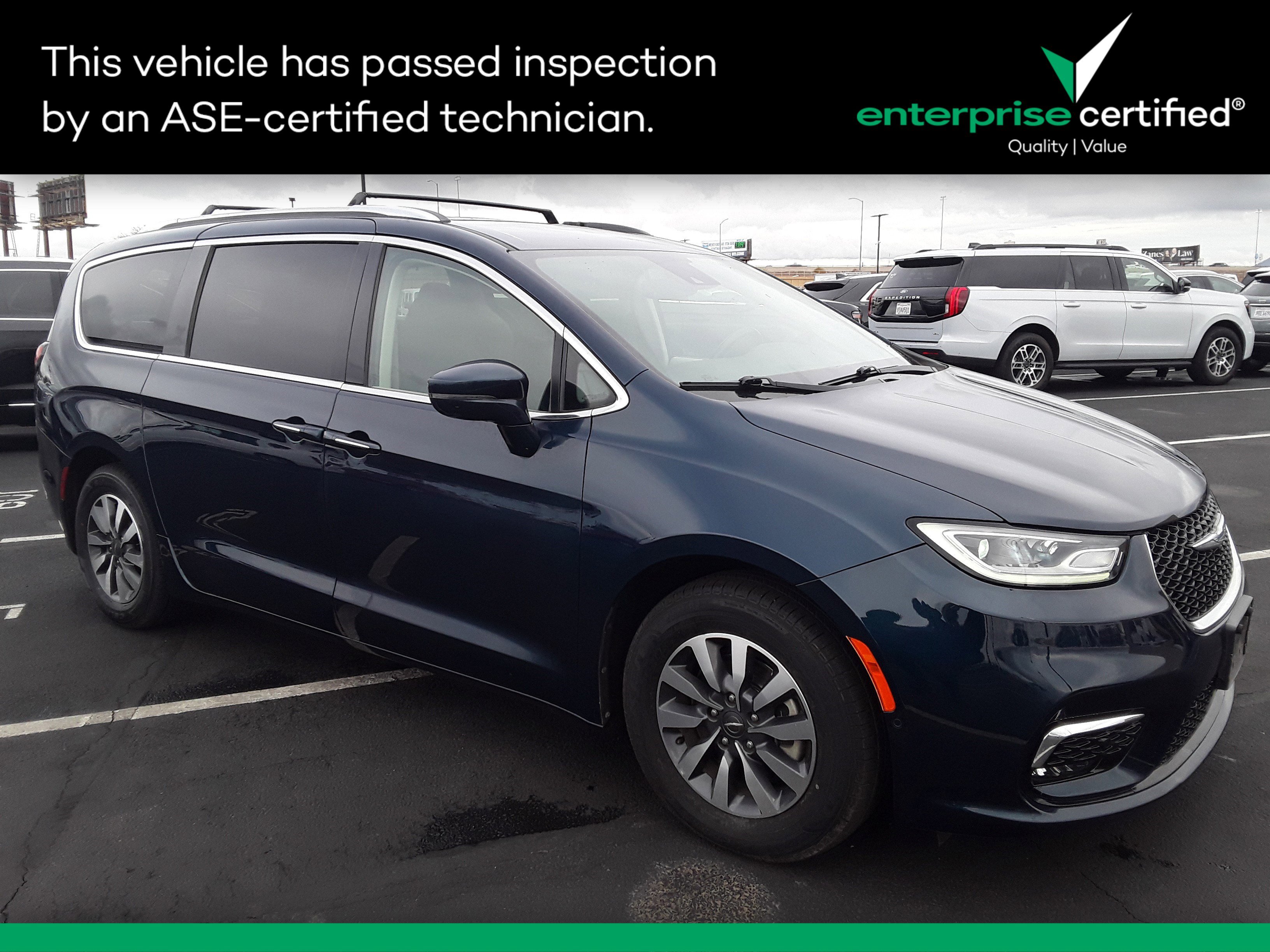 2021 Chrysler Pacifica Hybrid Touring L's photo