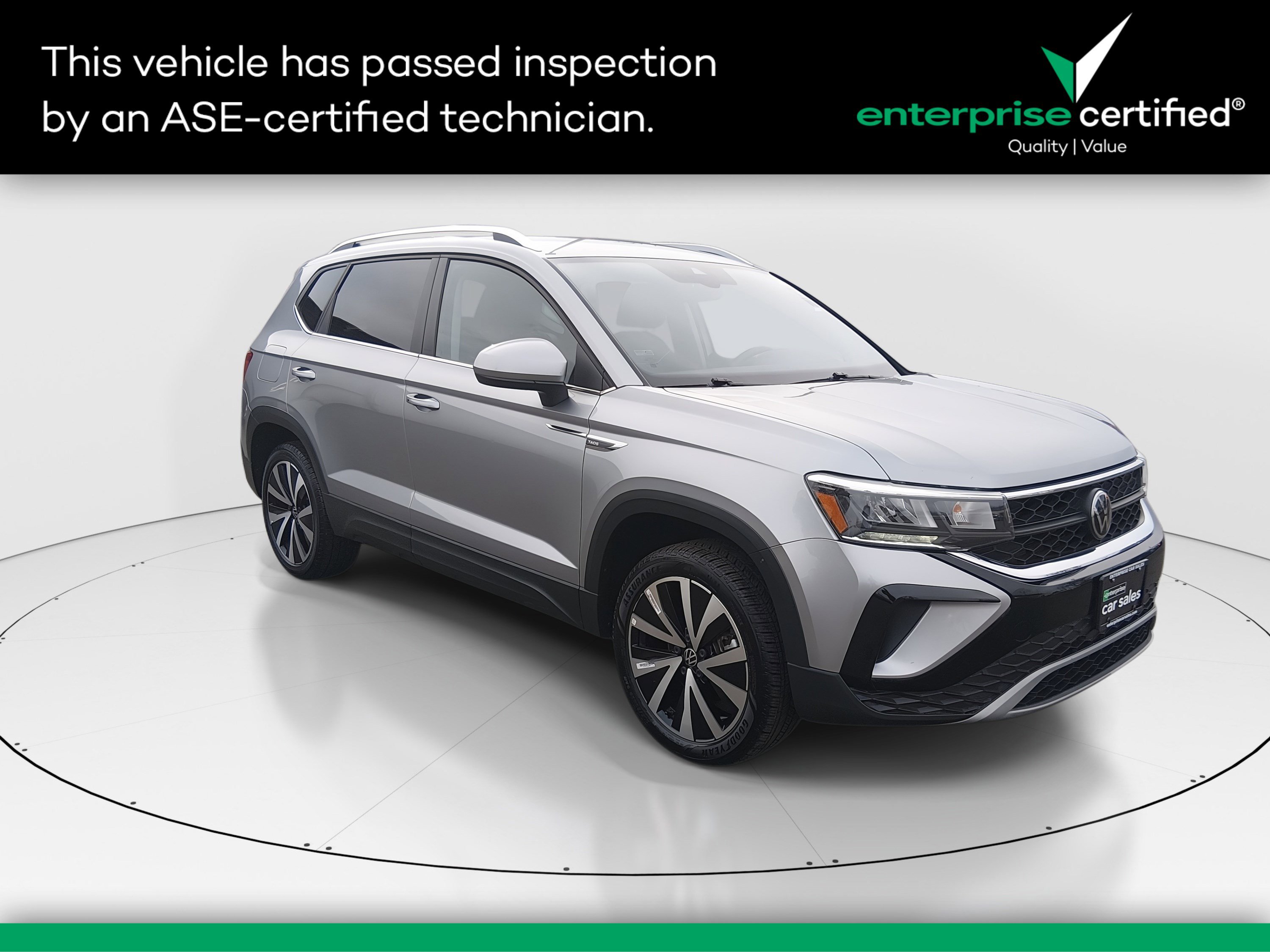 2024 Volkswagen Taos SE's photo