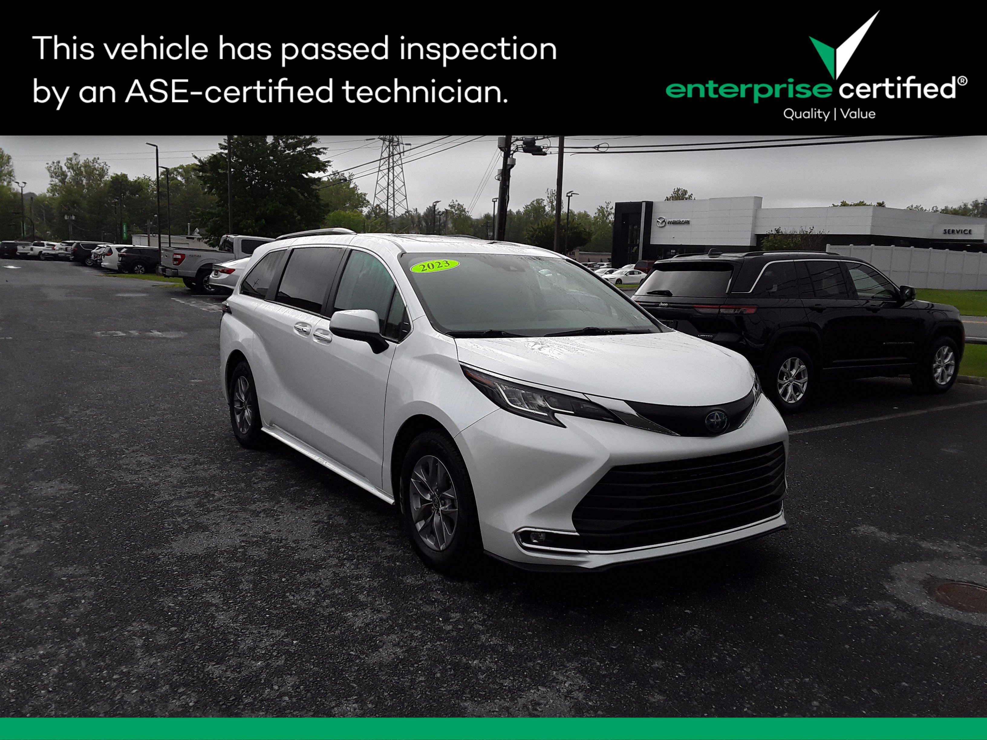 2023 Toyota Sienna XLE FWD 8-Passenger
