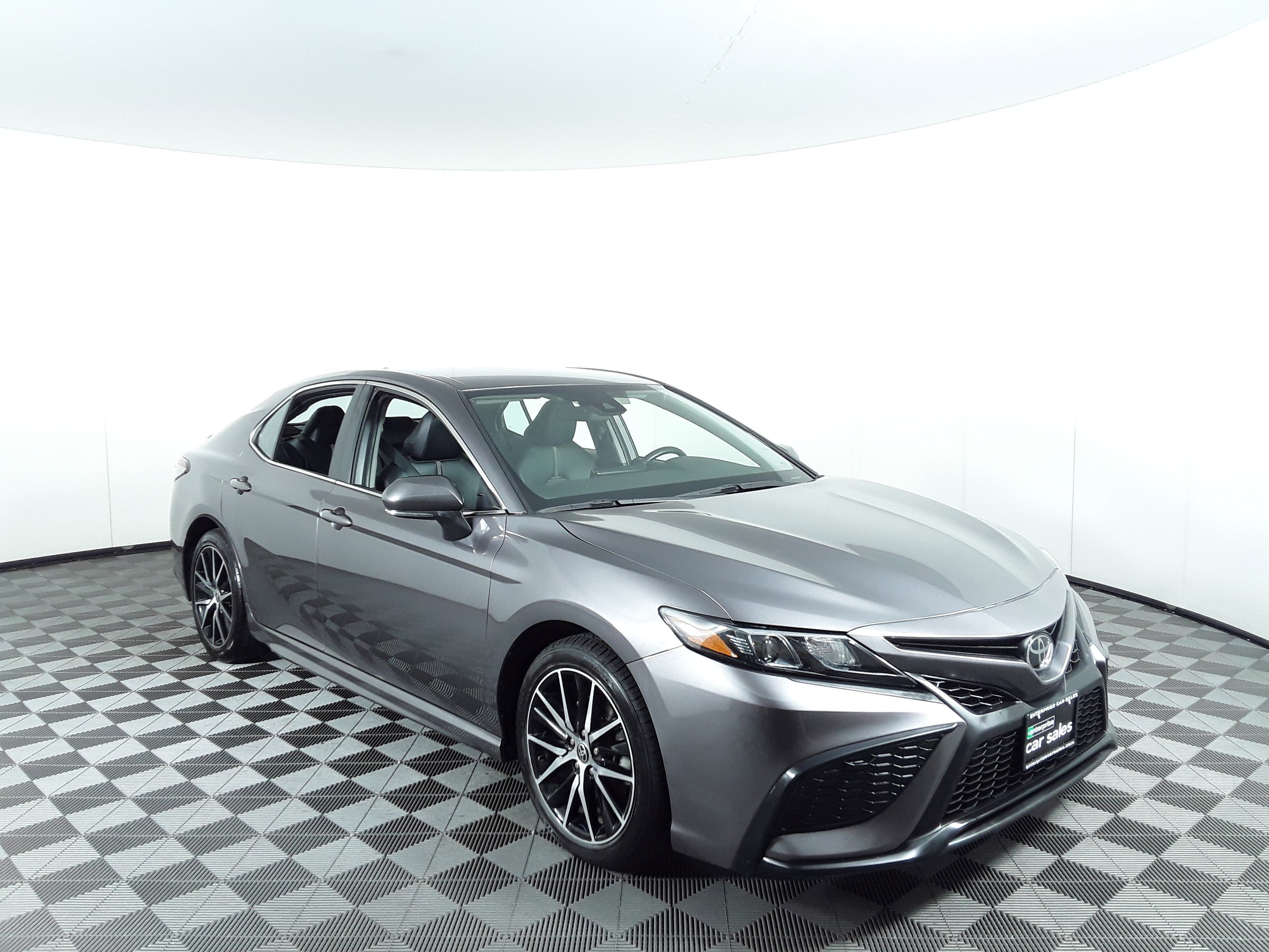 2023 Toyota Camry SE Auto