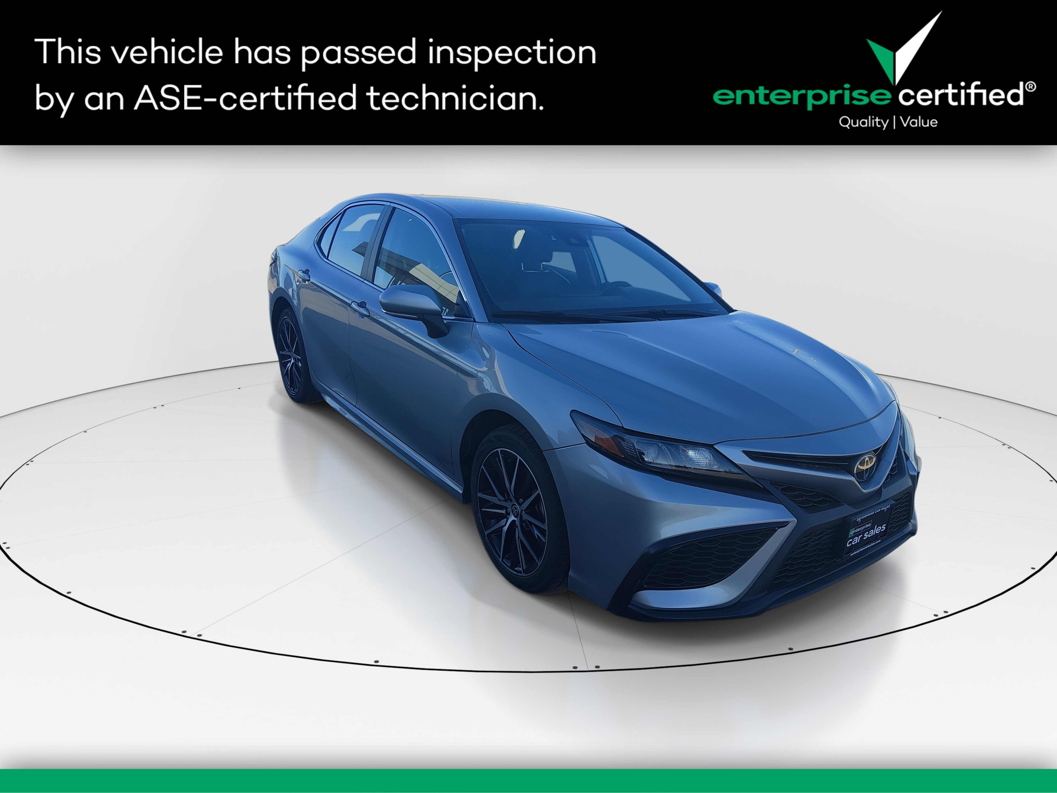 2023 Toyota Camry SE's photo