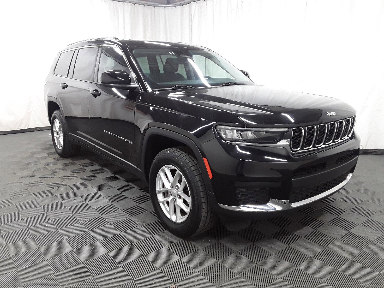 2023 Jeep Grand Cherokee L Laredo 4x4