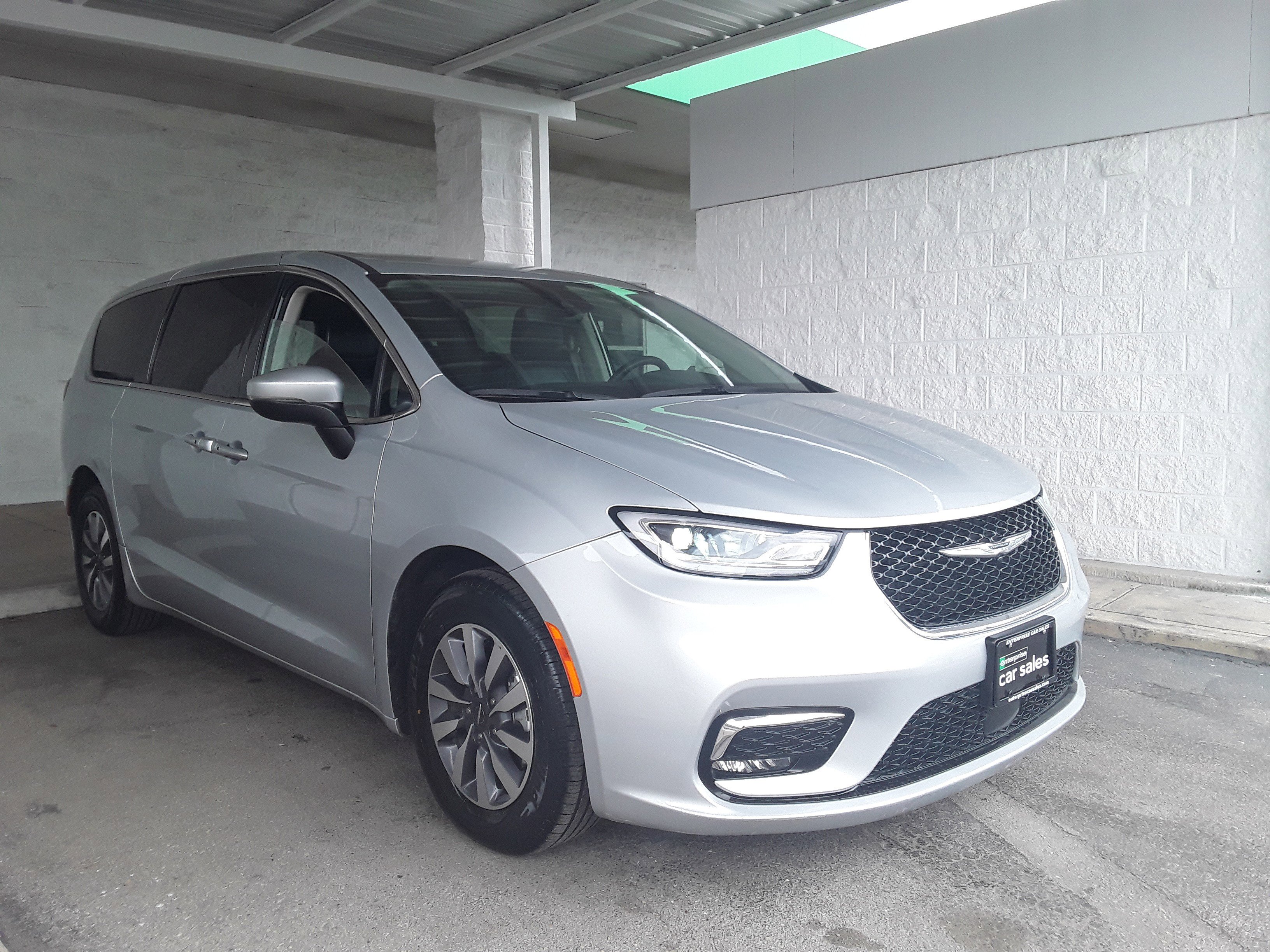 2023 Chrysler Pacifica Hybrid Touring L FWD