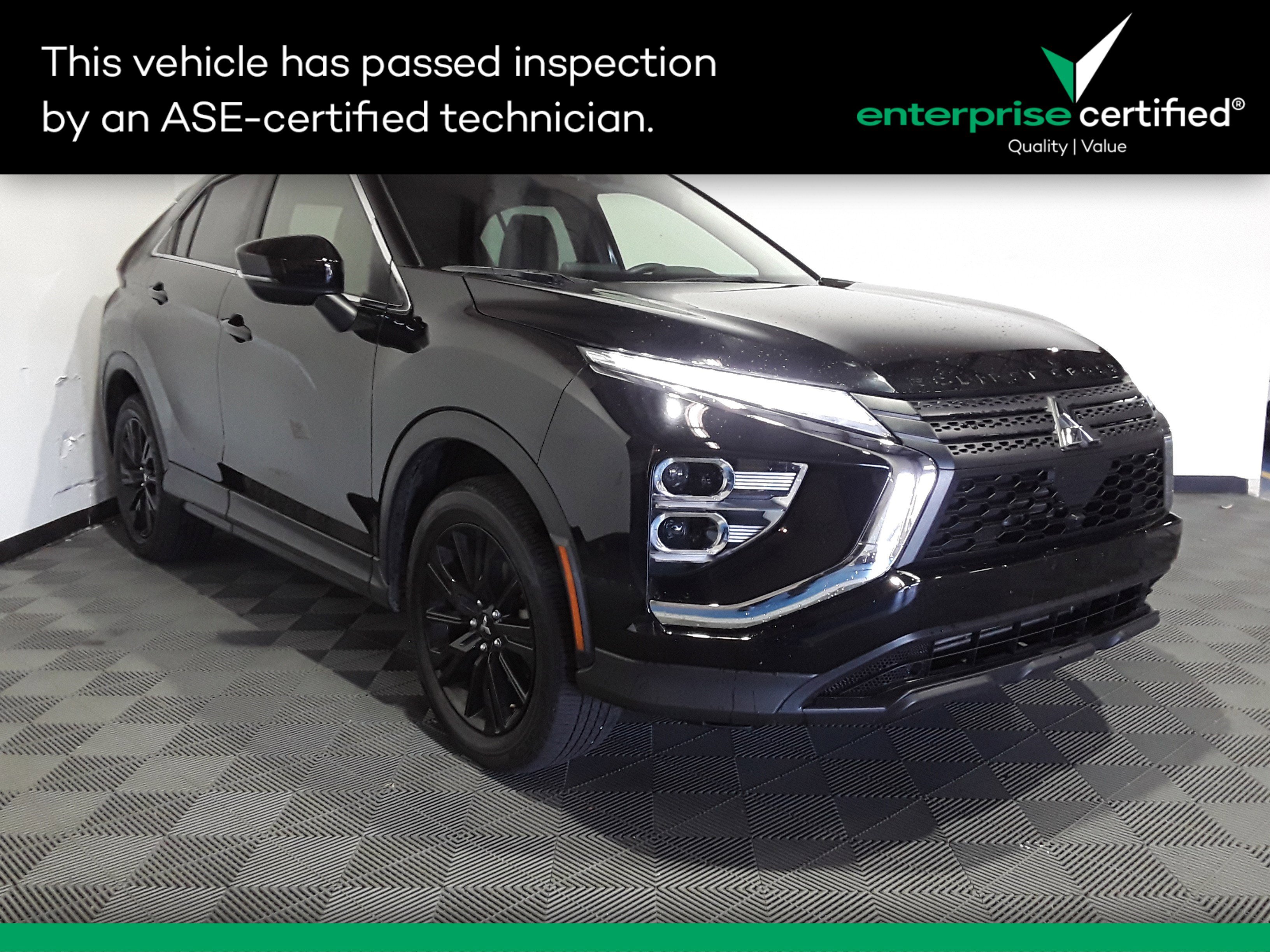 2024 Mitsubishi Eclipse Cross LE's photo