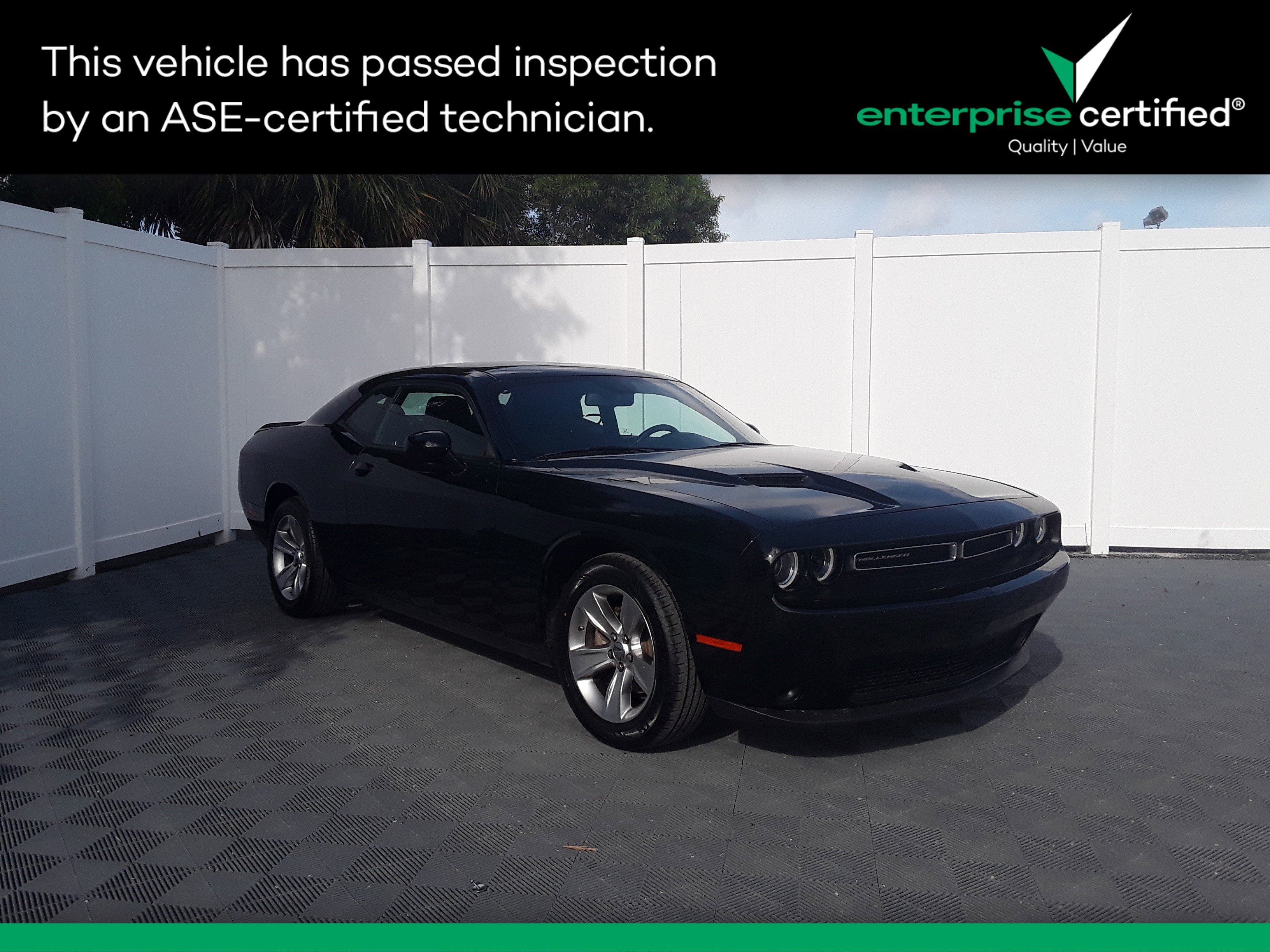 2022 Dodge Challenger SXT RWD