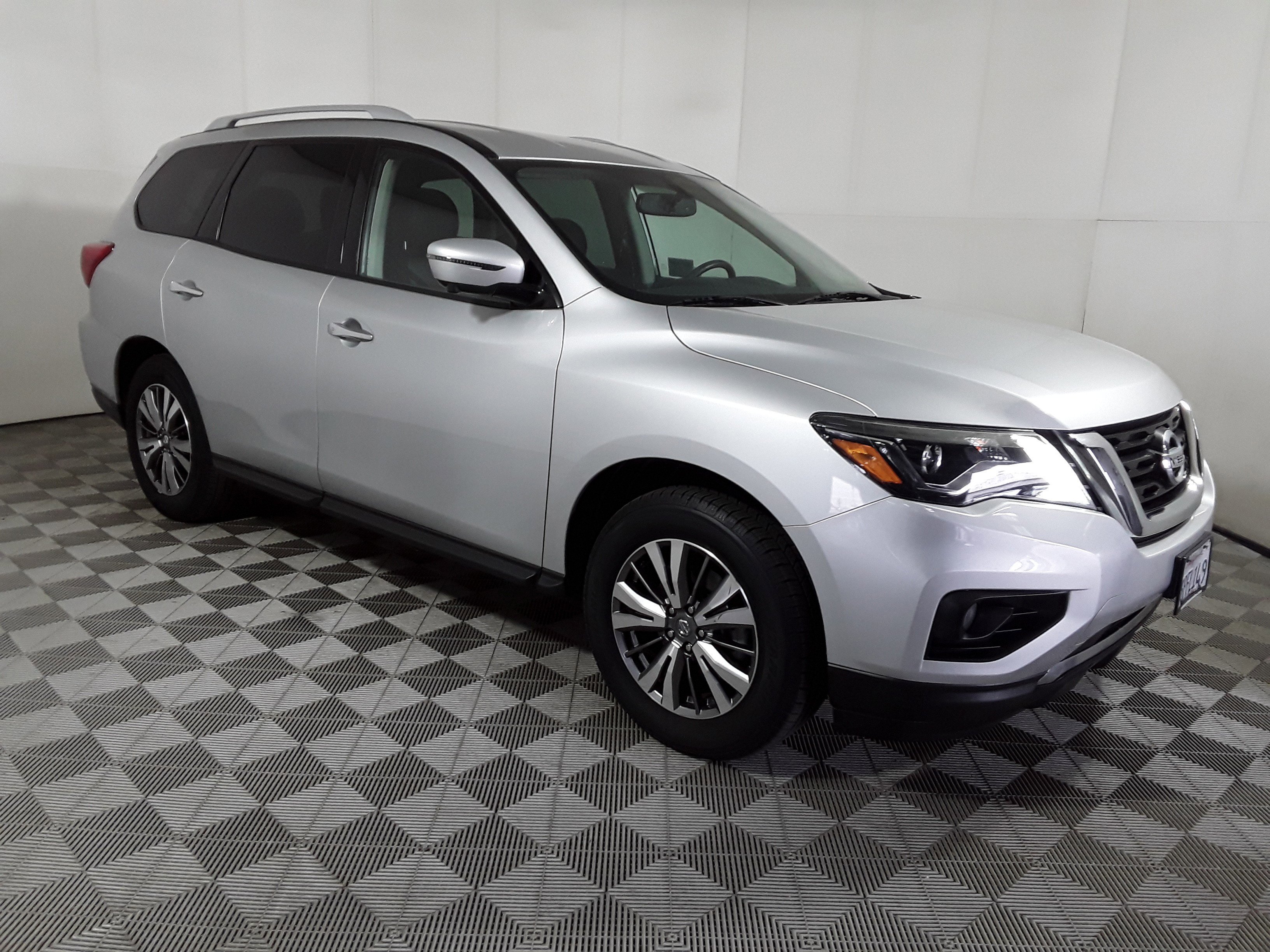 2020 Nissan Pathfinder FWD SL