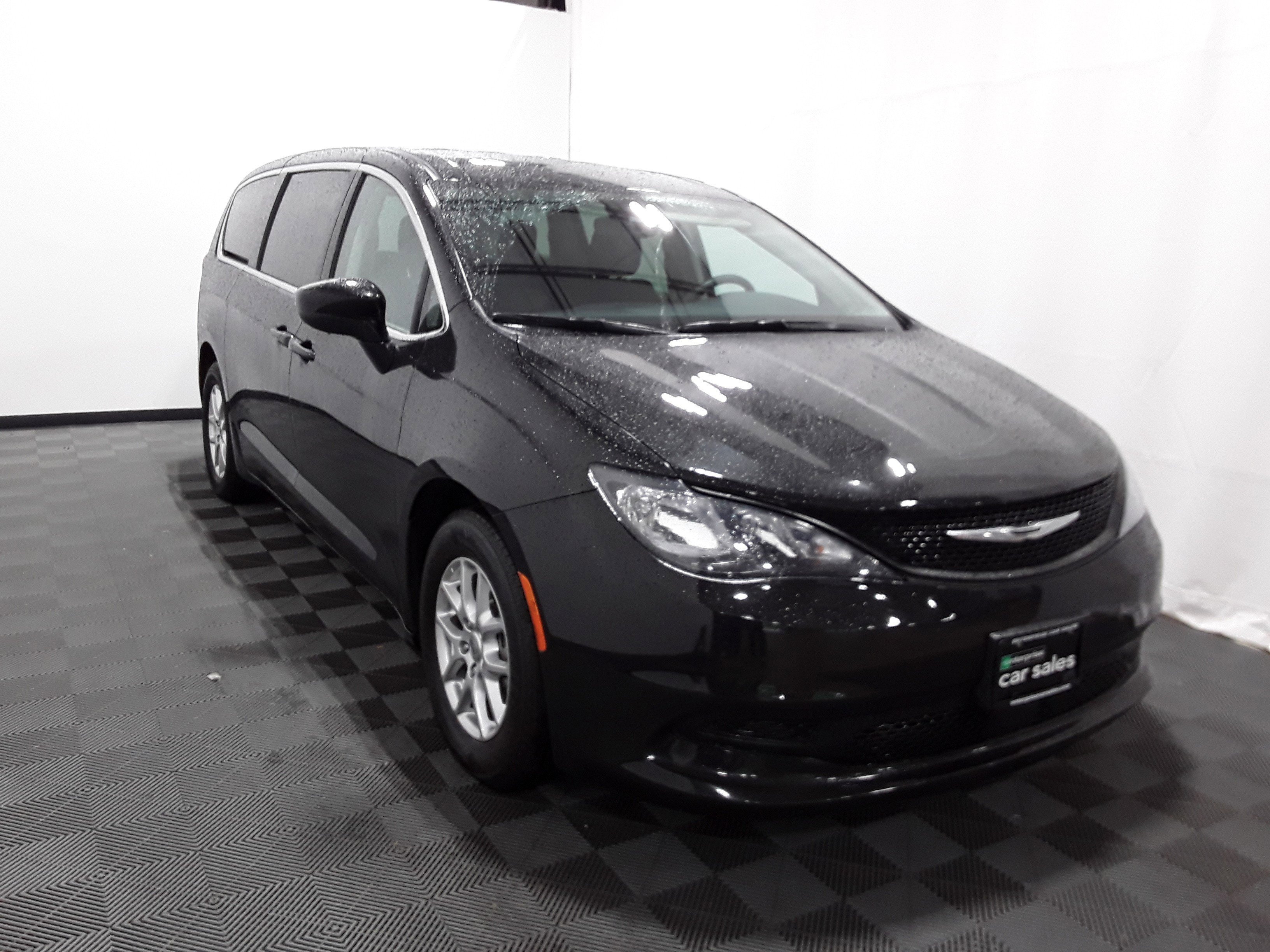 2023 Chrysler Voyager LX FWD