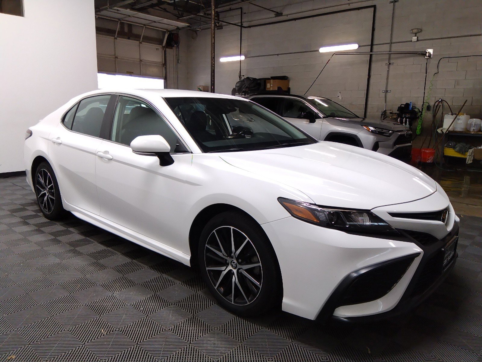 2022 Toyota Camry SE Auto