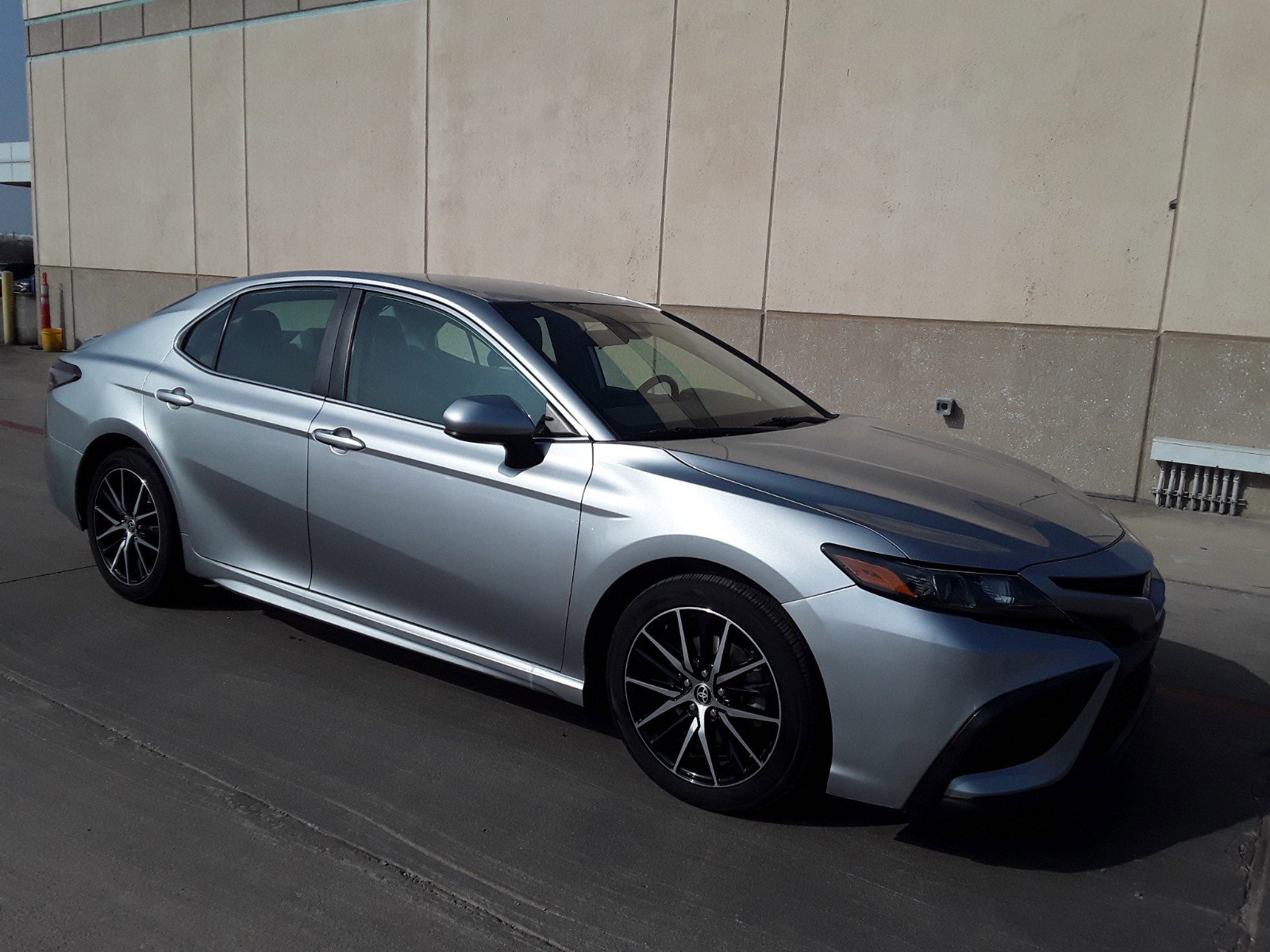 2021 Toyota Camry SE Auto