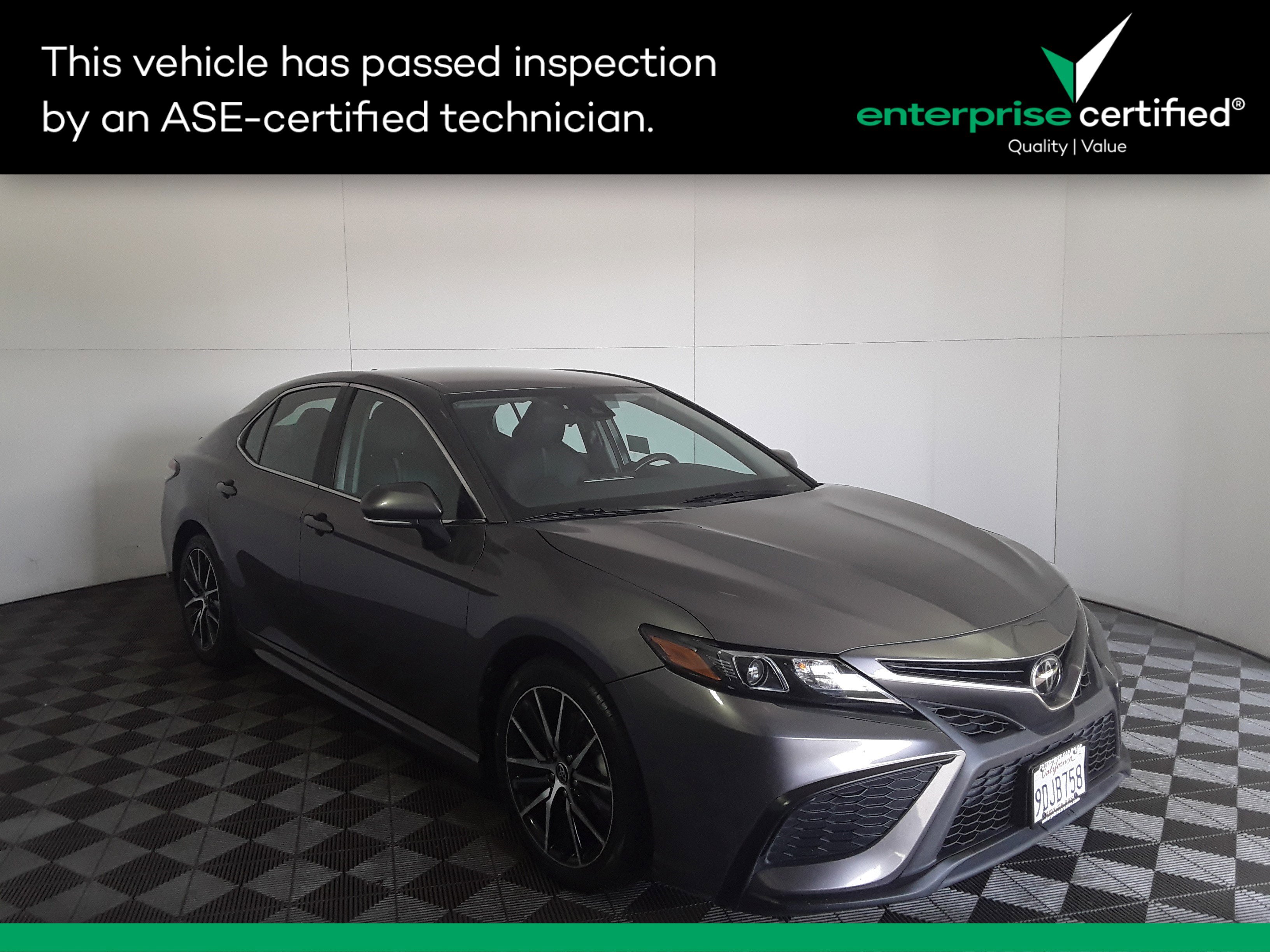 2023 Toyota Camry SE Auto