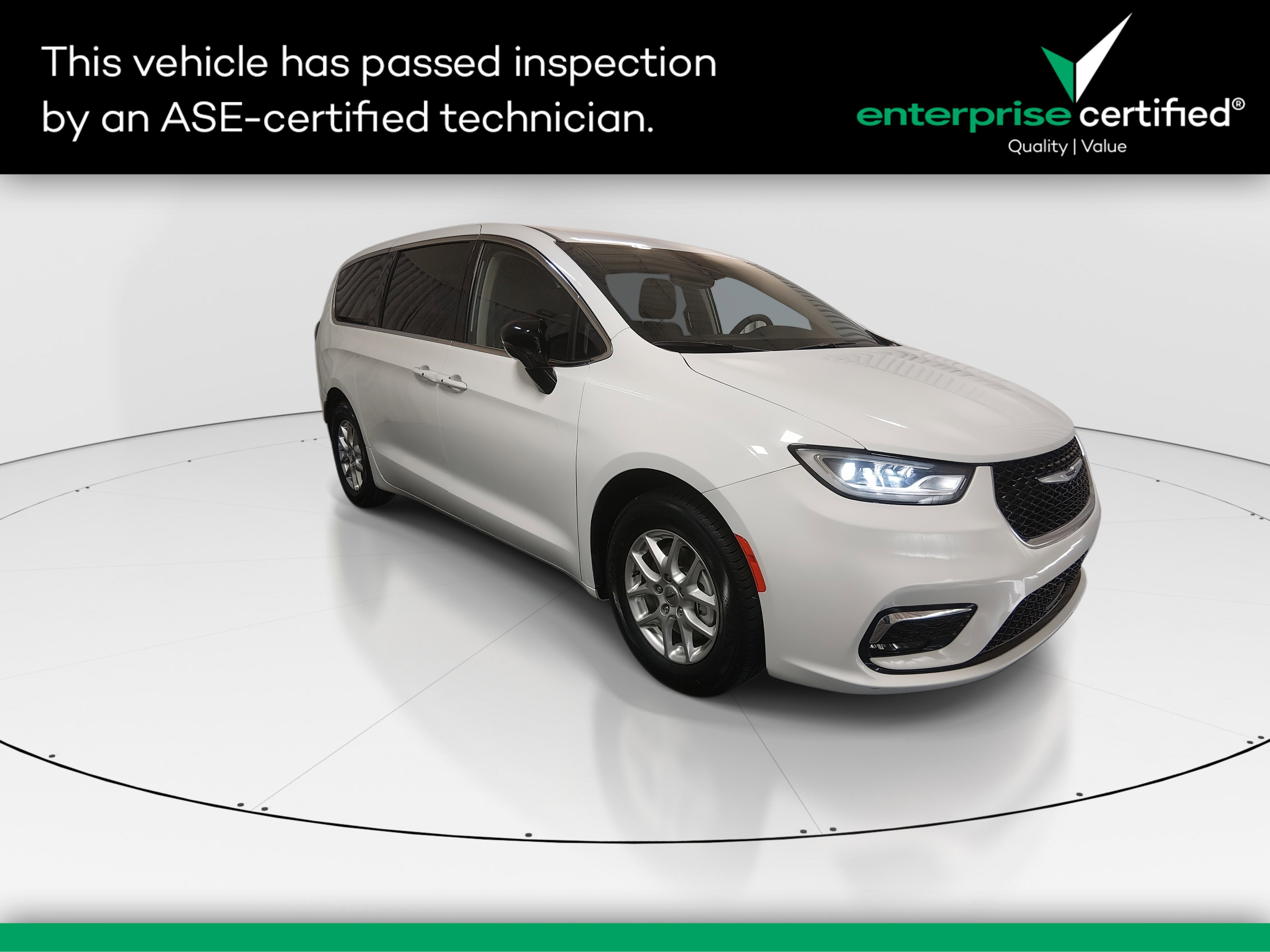 Used 2024 Chrysler Pacifica Touring L FWD