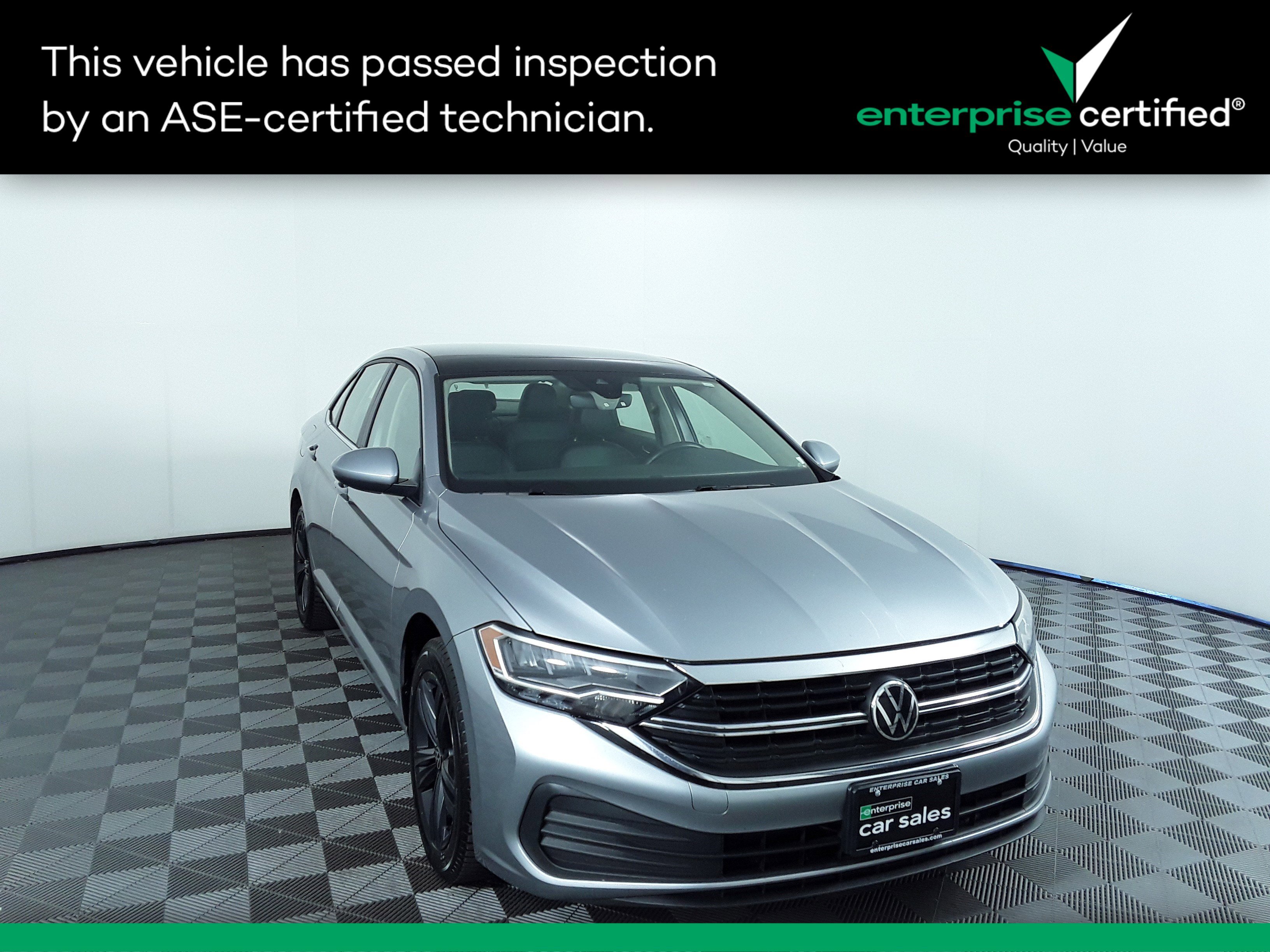 Used 2024 Volkswagen Jetta SE Auto