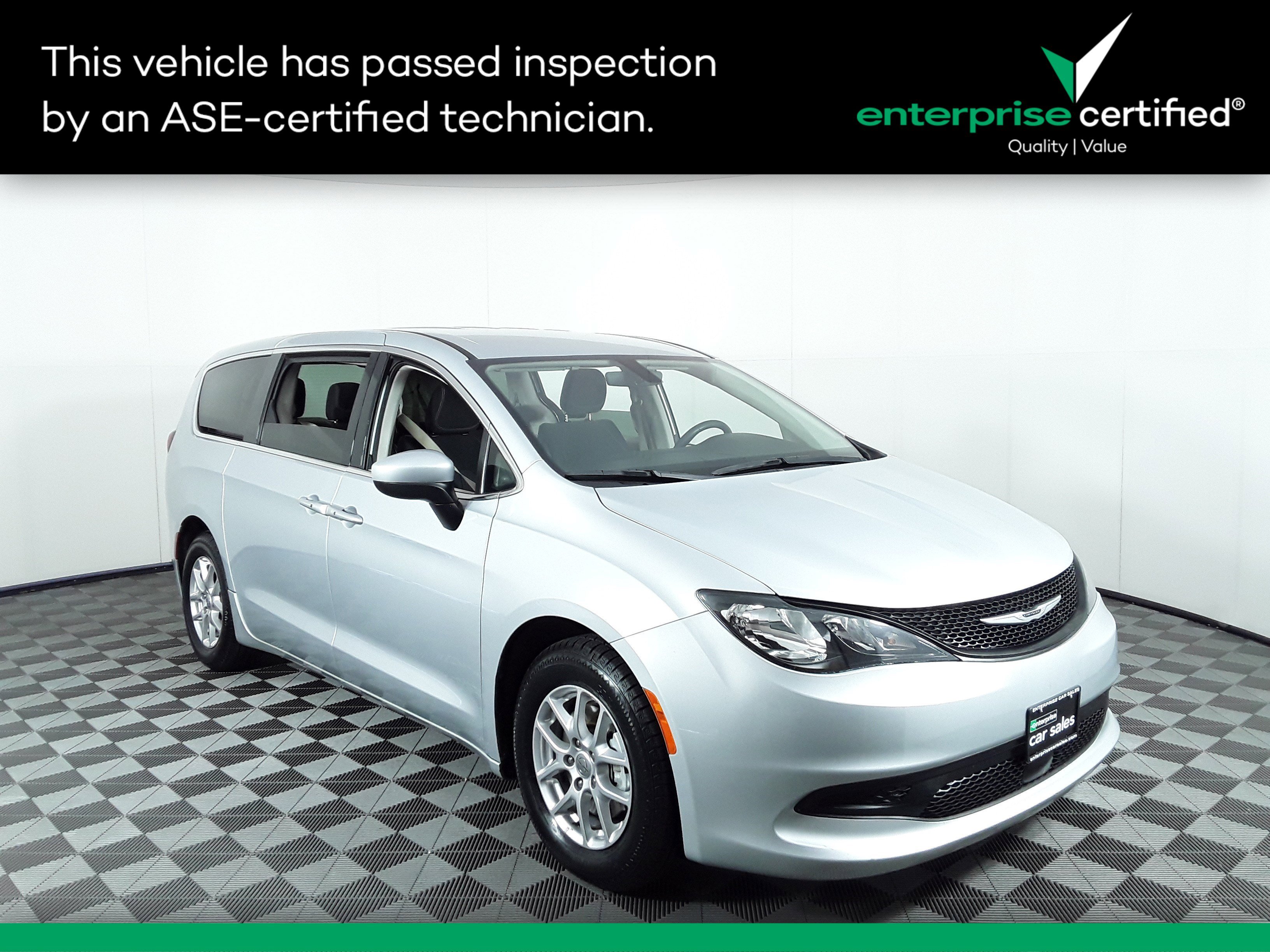 Used 2022 Chrysler Voyager LX FWD