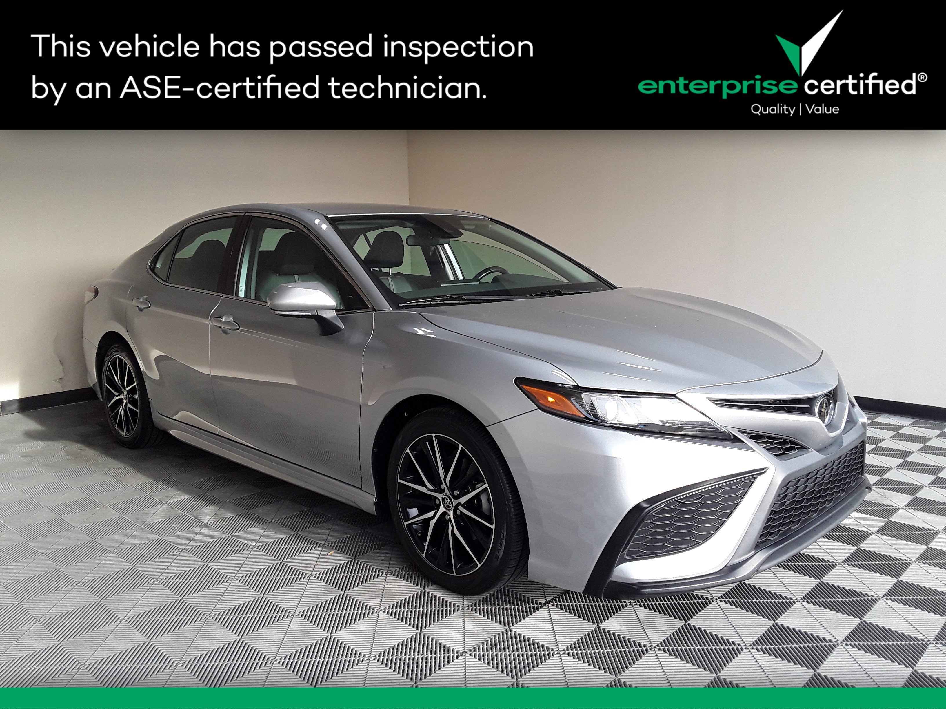 2022 Toyota Camry SE Auto