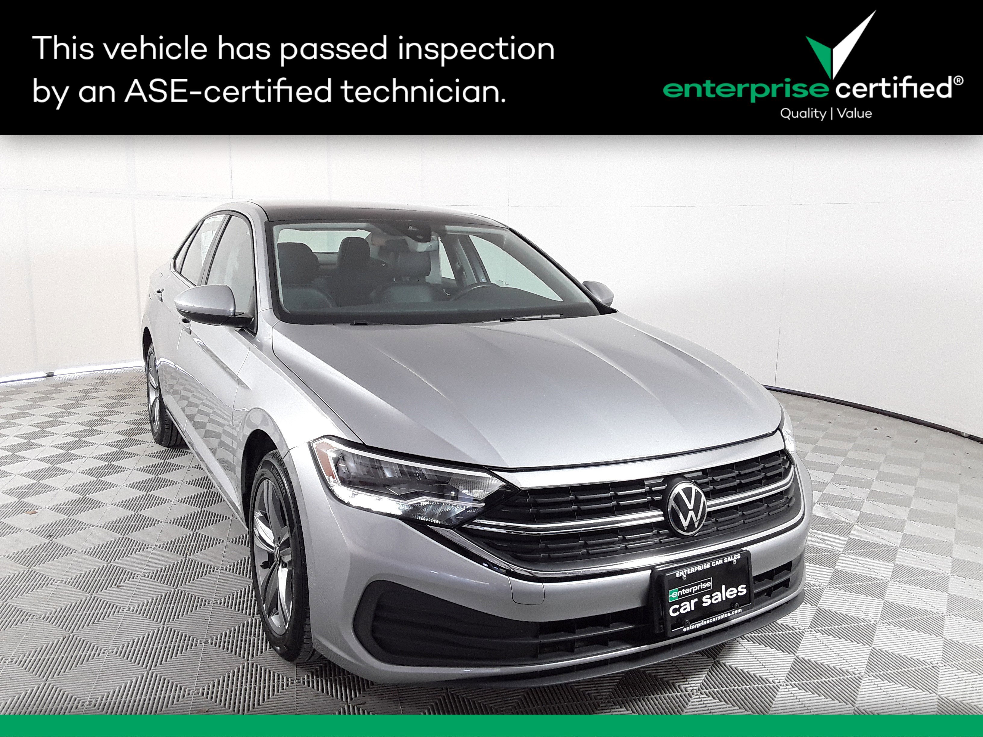 Used 2024 Volkswagen Jetta SE Auto