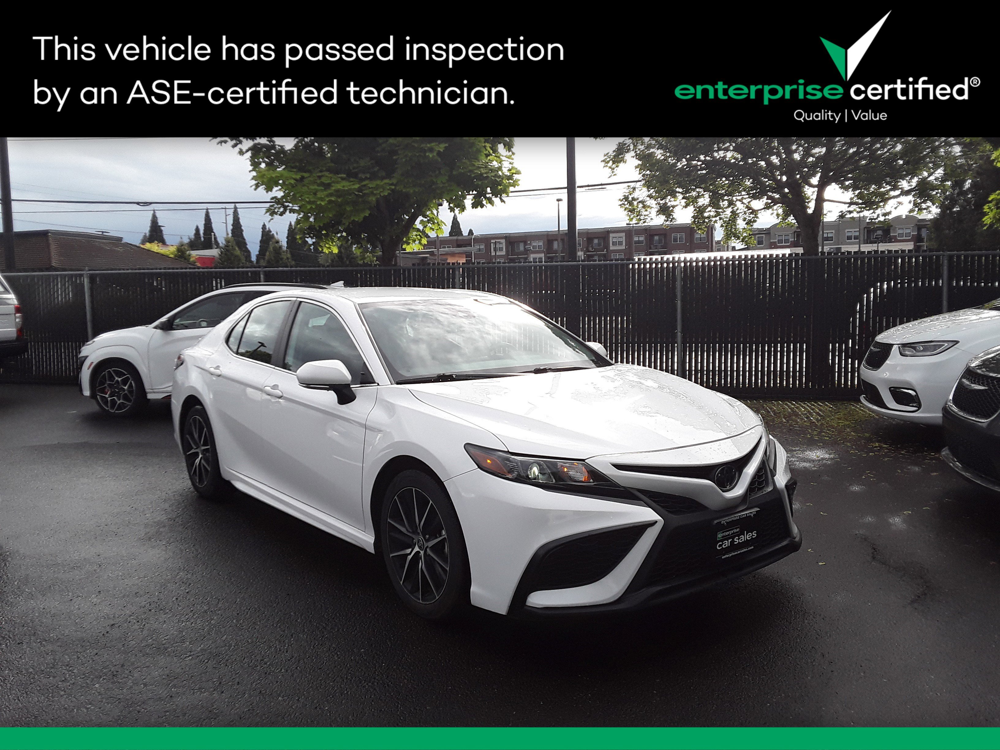 2022 Toyota Camry SE Auto