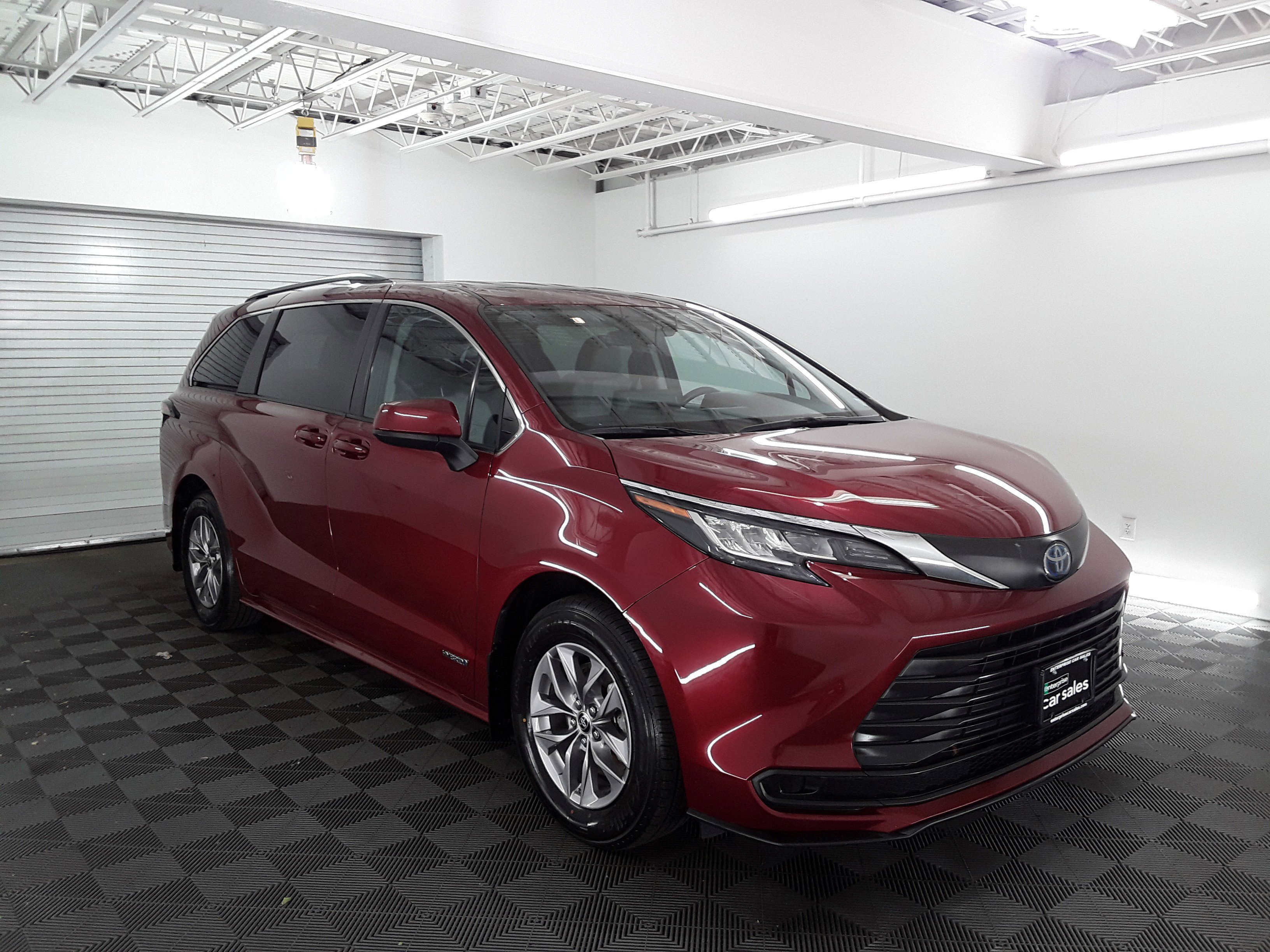 2021 Toyota Sienna LE FWD 8-Passenger
