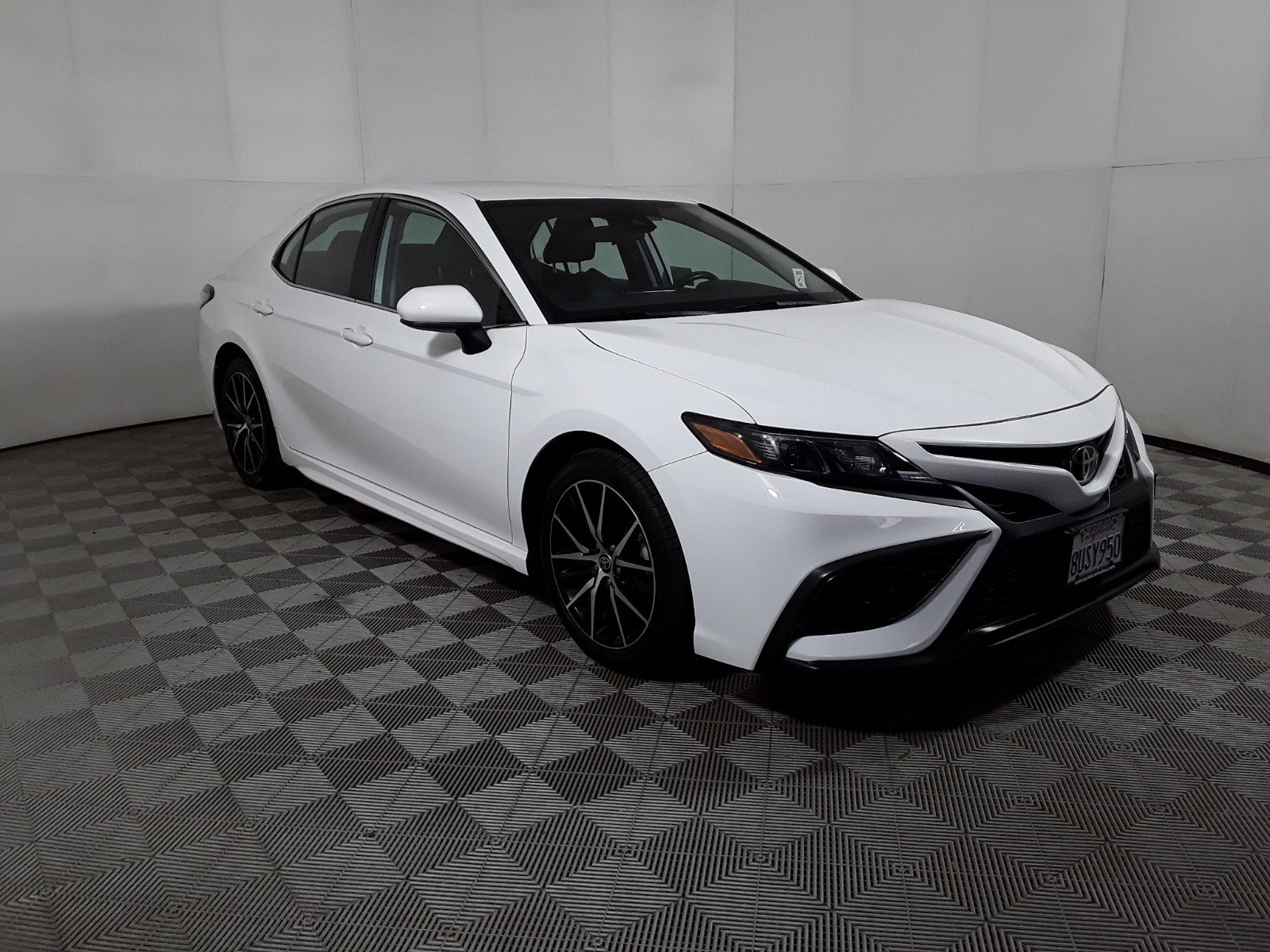 2021 Toyota Camry SE Auto