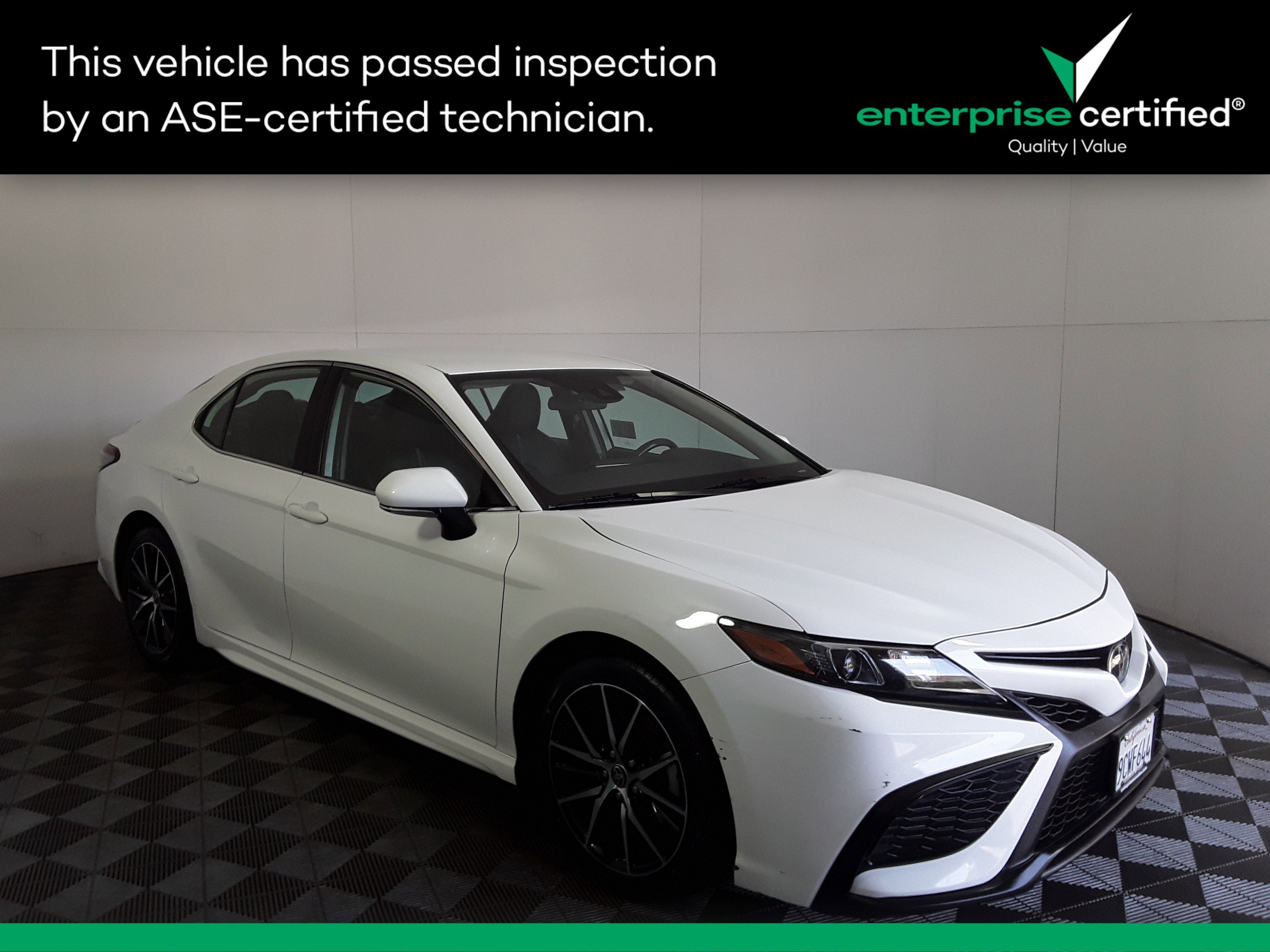 2023 Toyota Camry SE Auto