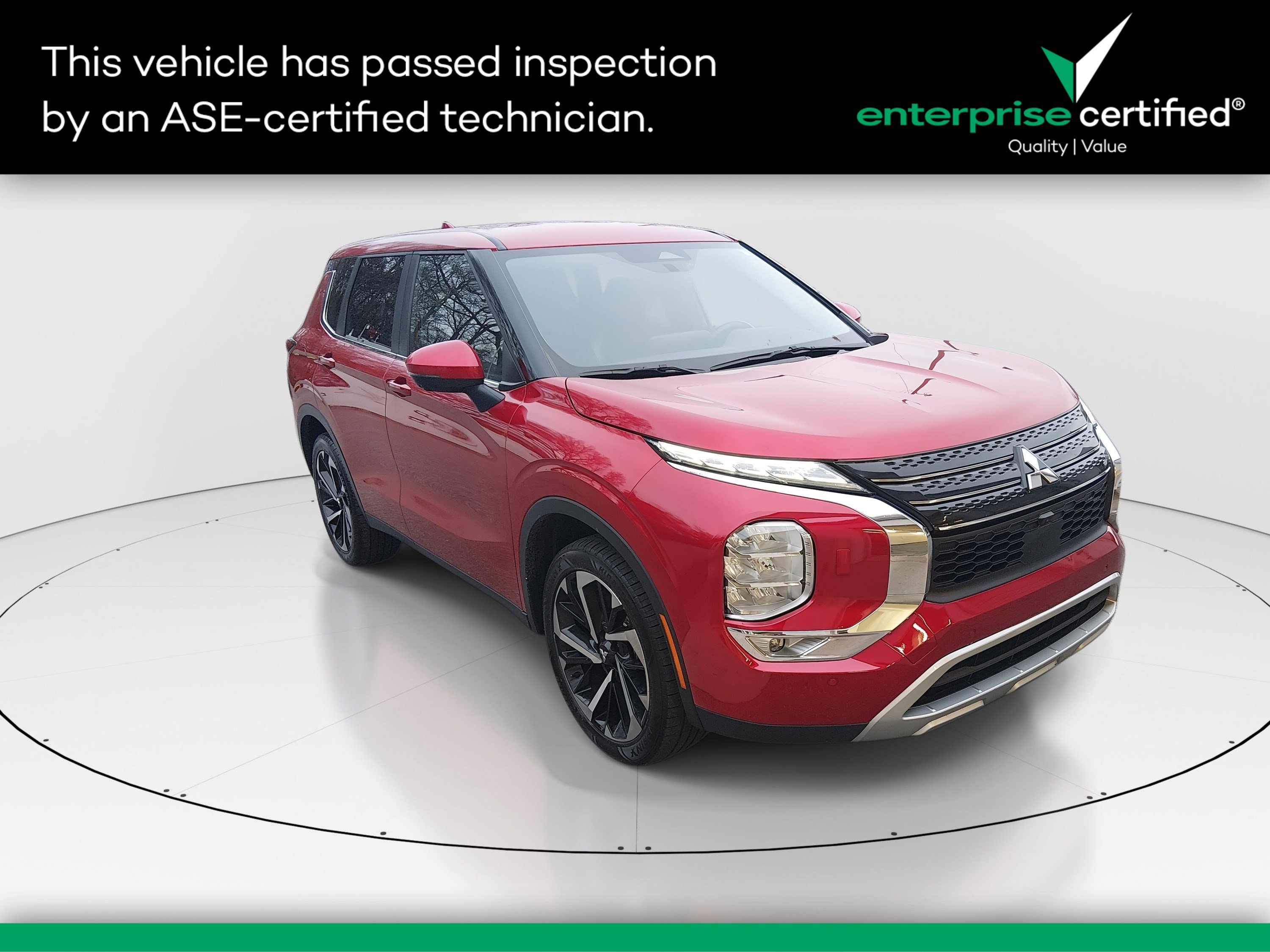 2024 Mitsubishi Outlander SE's photo