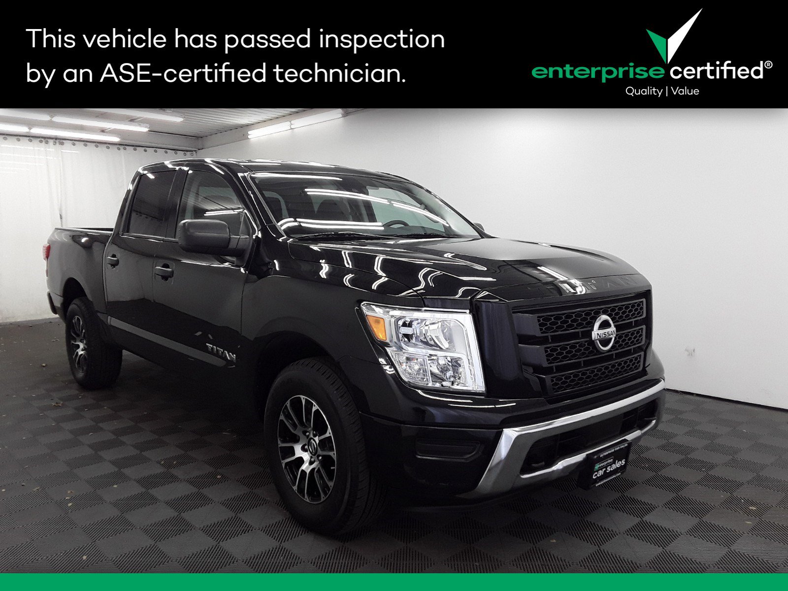 Used 2022 Nissan Titan 4x4 Crew Cab SV