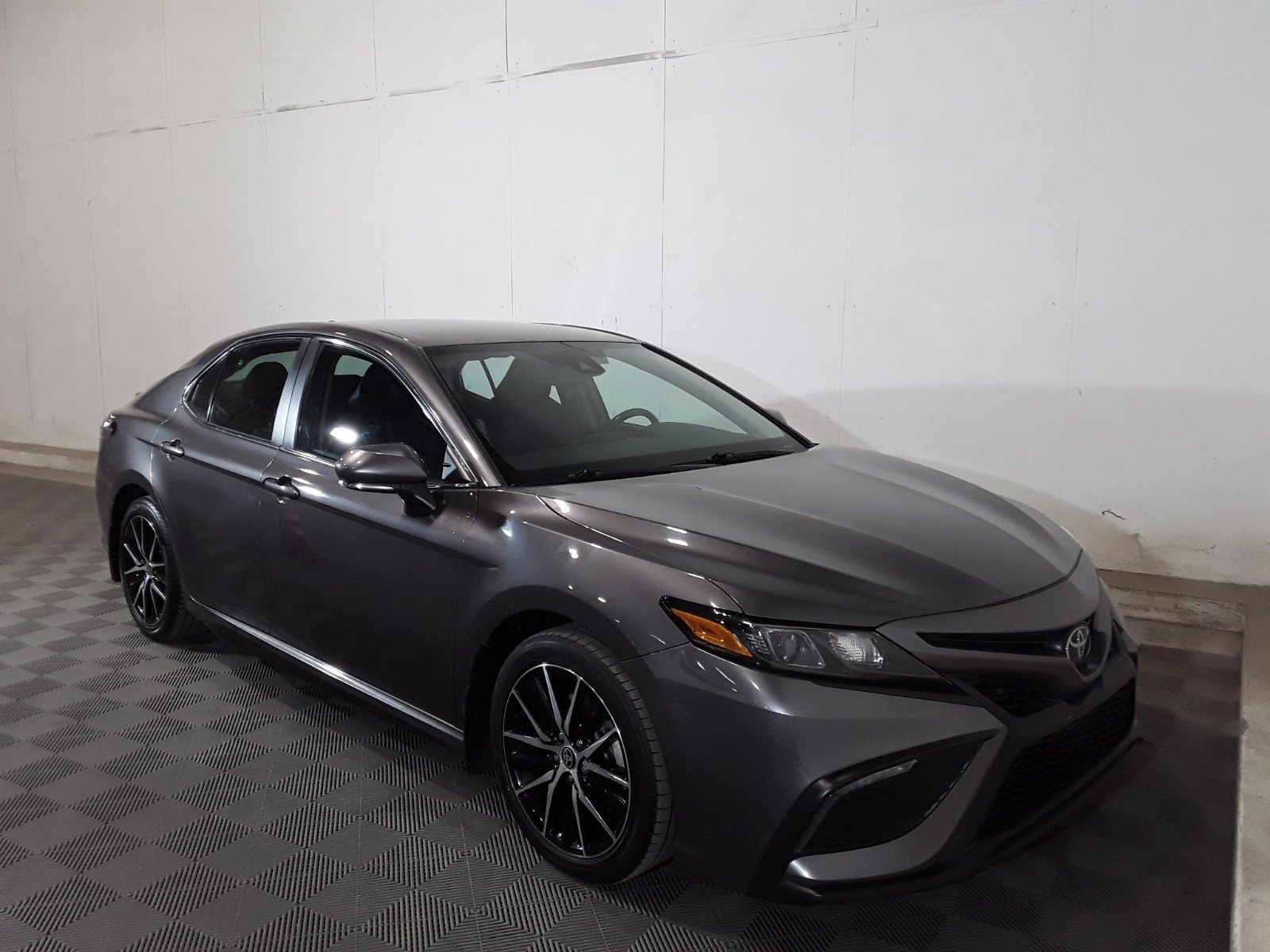 2023 Toyota Camry SE Auto