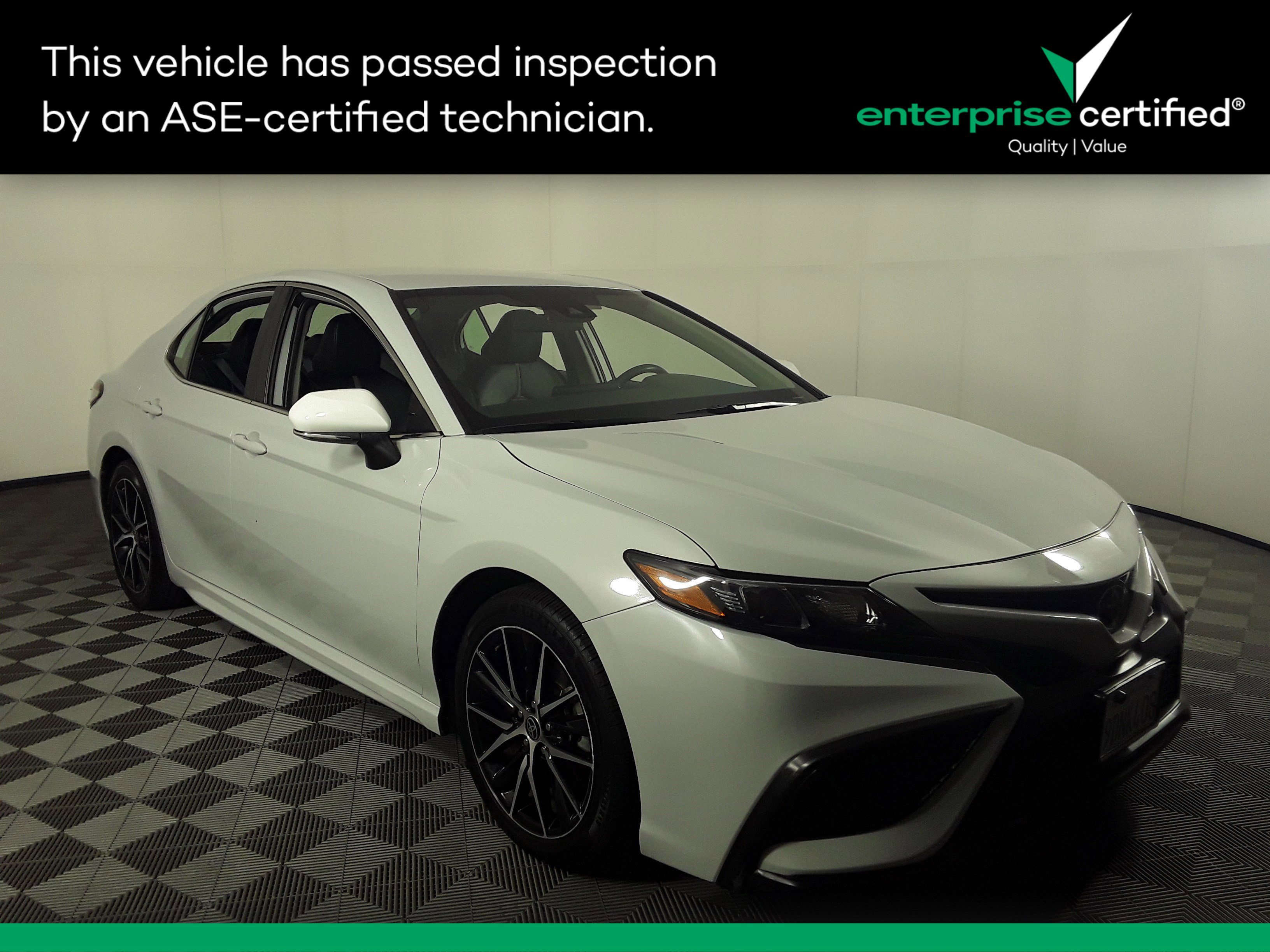 2023 Toyota Camry SE Auto