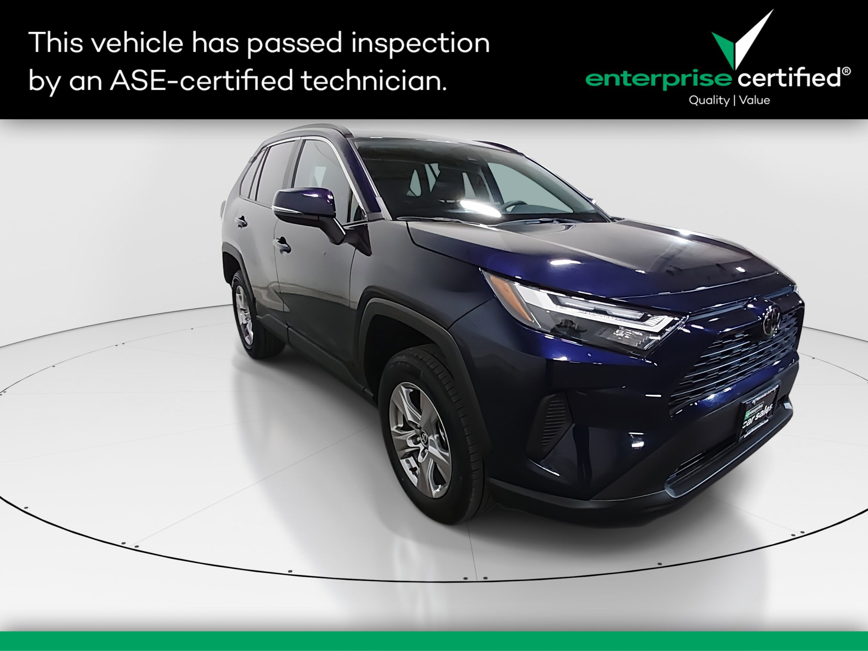 2025 Toyota RAV4 XLE's photo