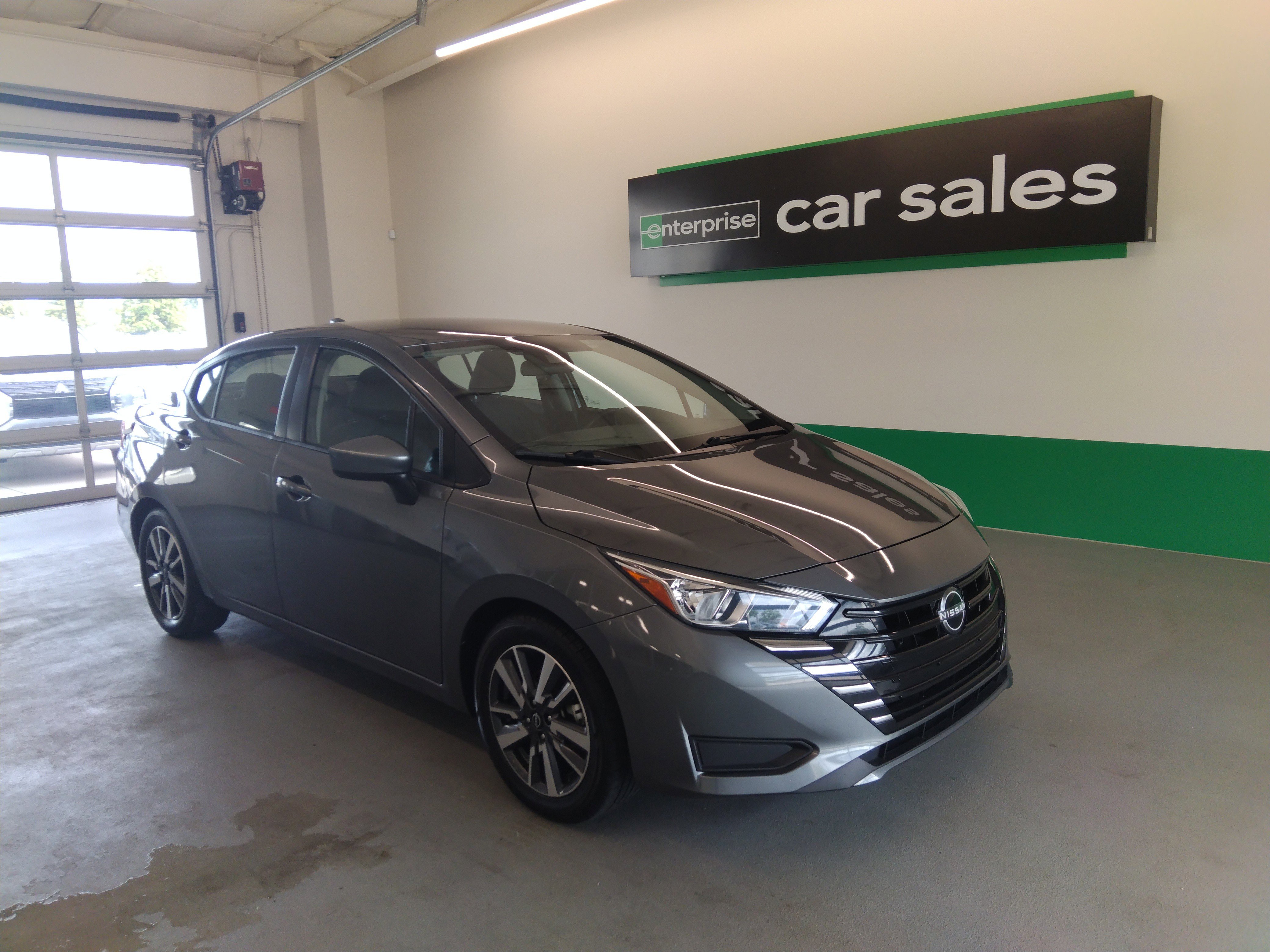 2023 Nissan Versa SV CVT