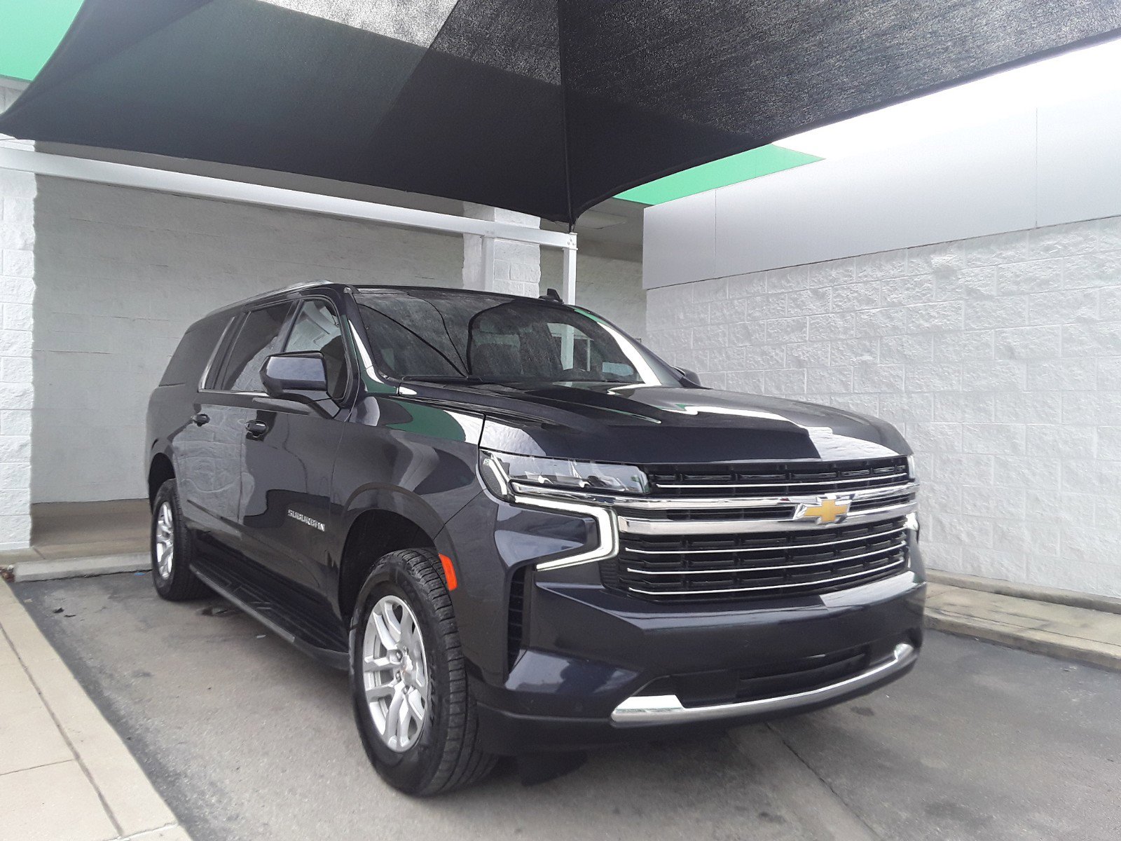 2023 Chevrolet Suburban 2WD 4dr LT